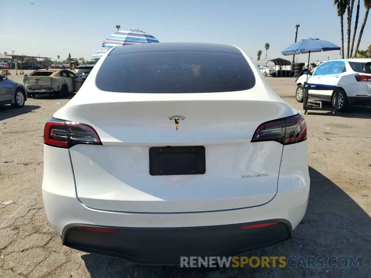 6 Photograph of a damaged car 7SAYGDEE0PA037684 TESLA MODEL Y 2023