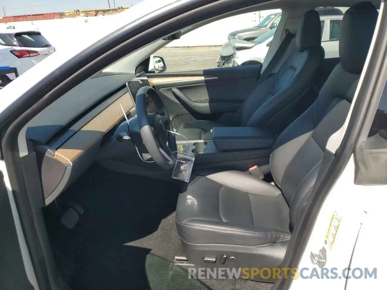 7 Photograph of a damaged car 7SAYGDEE0PA037684 TESLA MODEL Y 2023