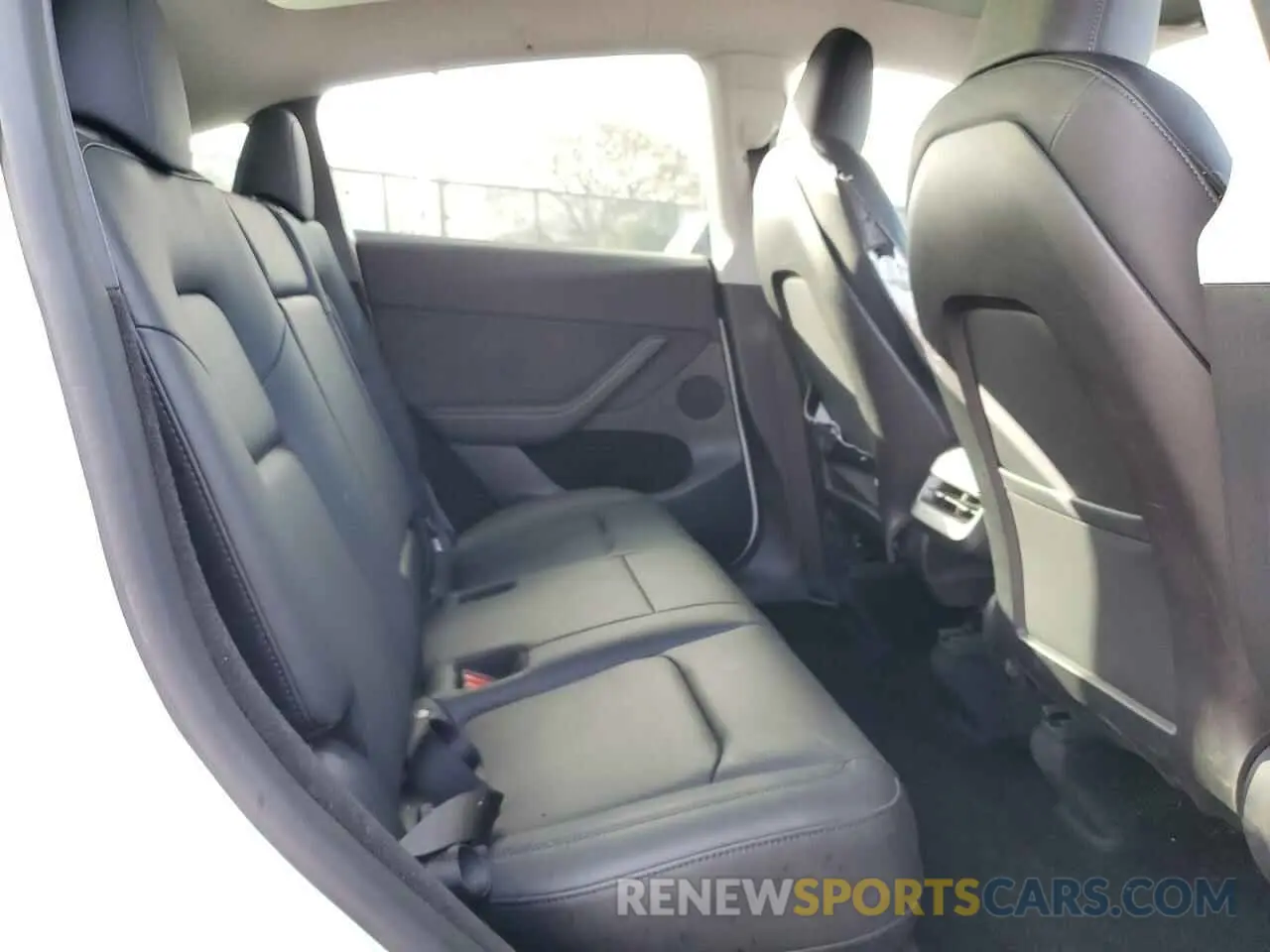 10 Photograph of a damaged car 7SAYGDEE0PA037829 TESLA MODEL Y 2023