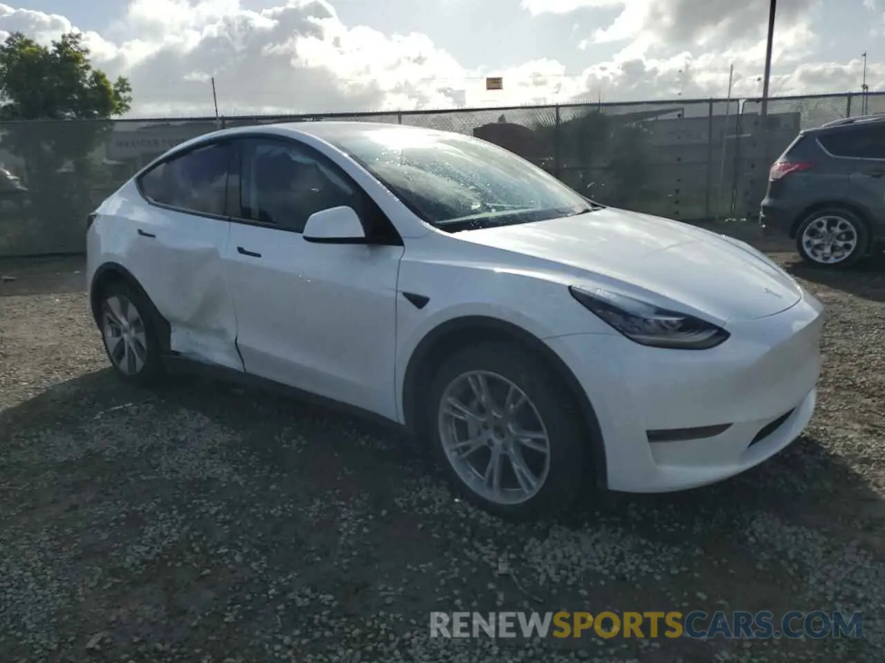 4 Photograph of a damaged car 7SAYGDEE0PA037829 TESLA MODEL Y 2023