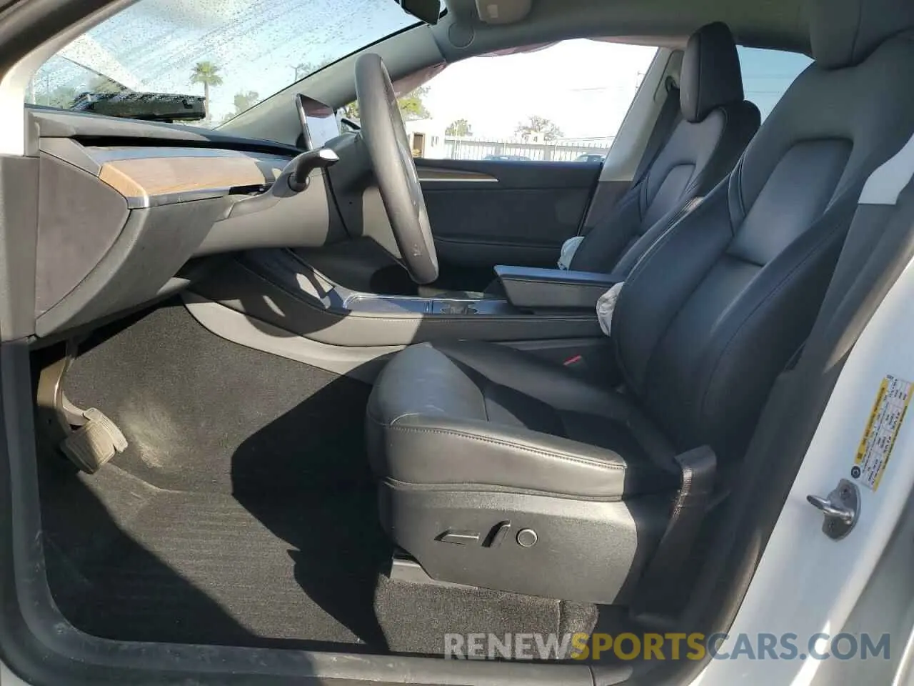 7 Photograph of a damaged car 7SAYGDEE0PA037829 TESLA MODEL Y 2023