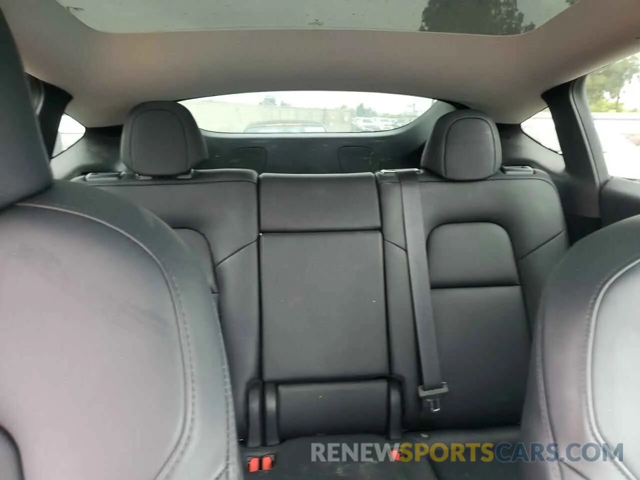 10 Photograph of a damaged car 7SAYGDEE0PA053383 TESLA MODEL Y 2023