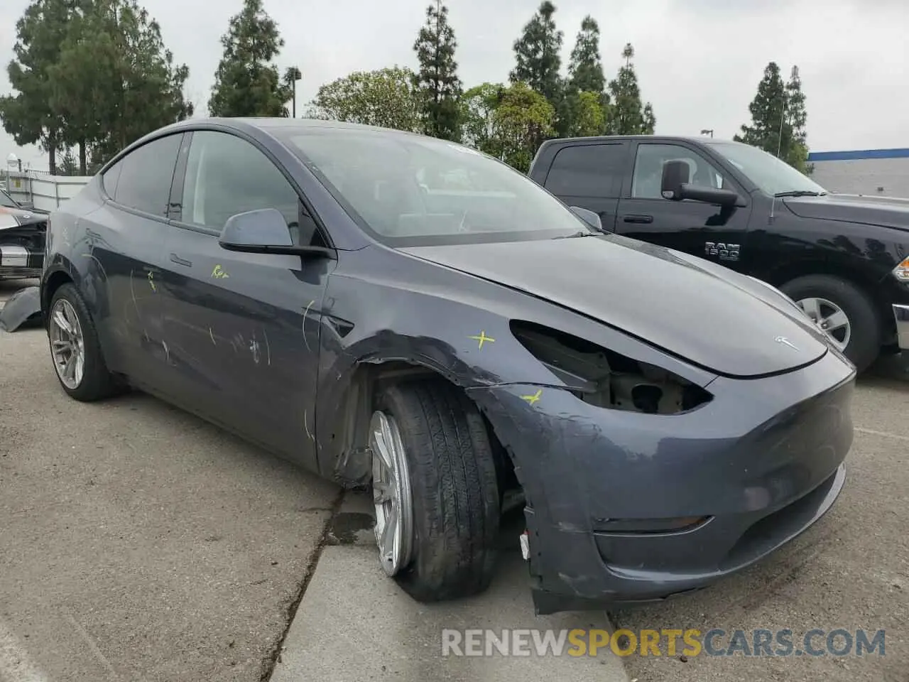 4 Photograph of a damaged car 7SAYGDEE0PA053383 TESLA MODEL Y 2023