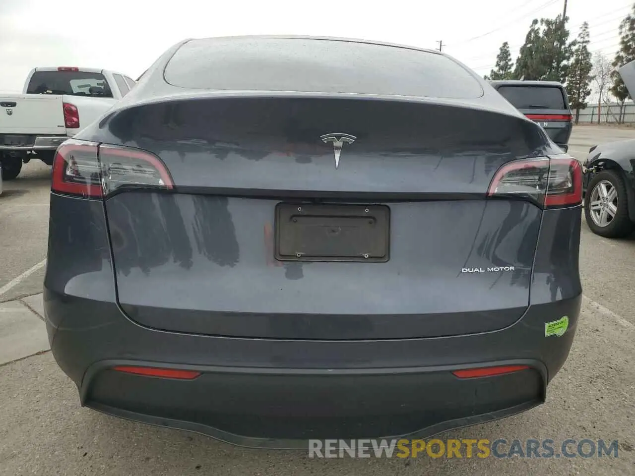 6 Photograph of a damaged car 7SAYGDEE0PA053383 TESLA MODEL Y 2023