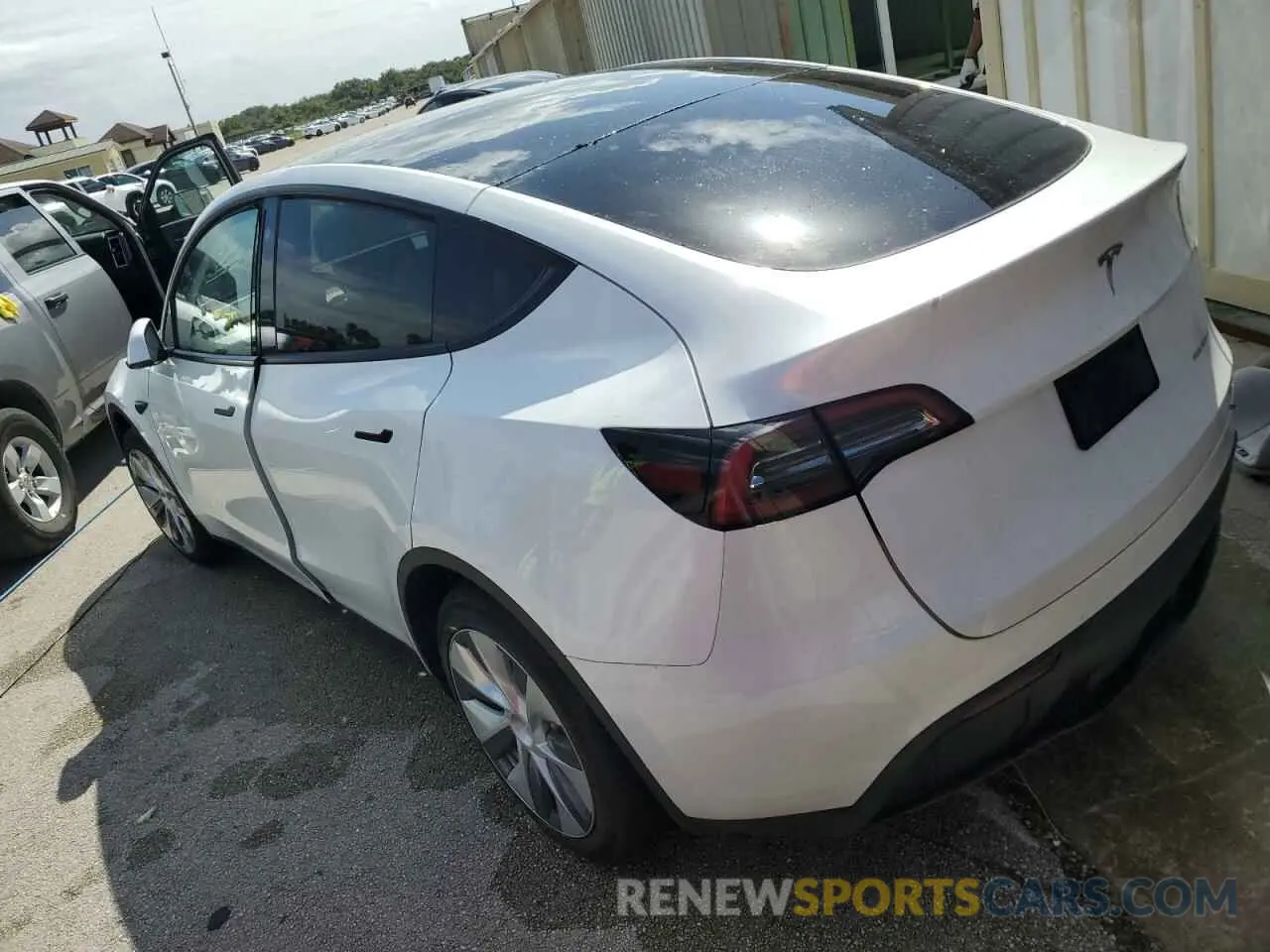2 Photograph of a damaged car 7SAYGDEE0PA099585 TESLA MODEL Y 2023