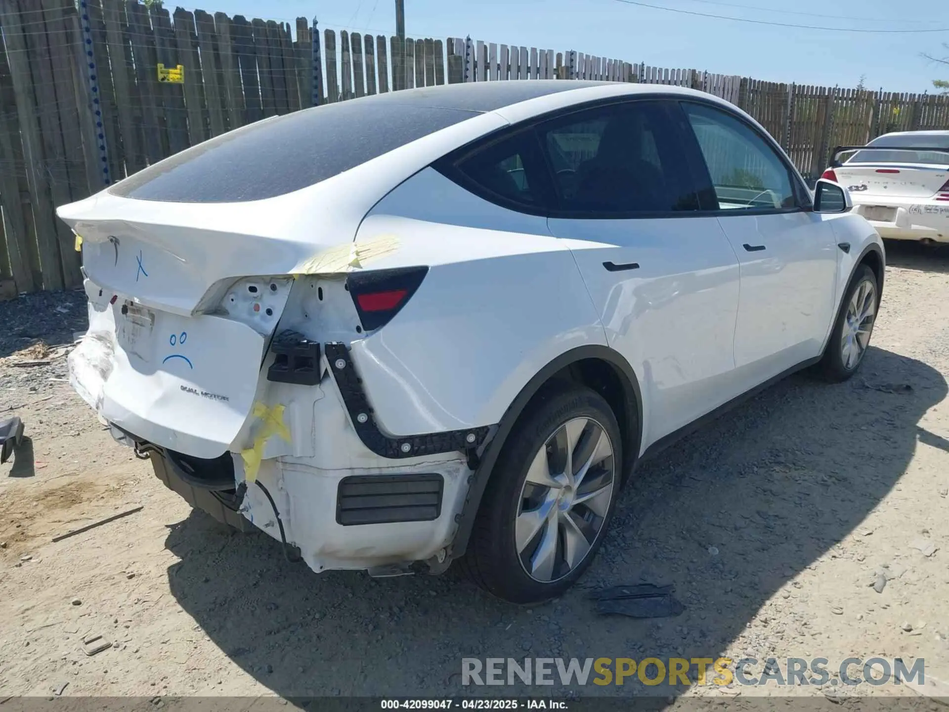 4 Photograph of a damaged car 7SAYGDEE0PA106776 TESLA MODEL Y 2023
