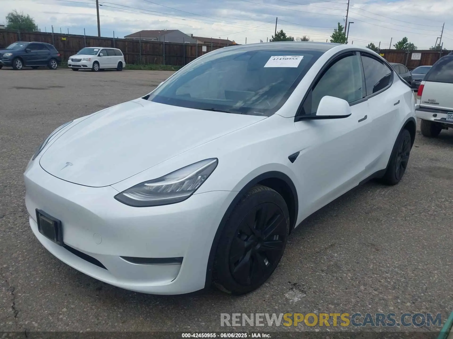 2 Photograph of a damaged car 7SAYGDEE0PA109094 TESLA MODEL Y 2023