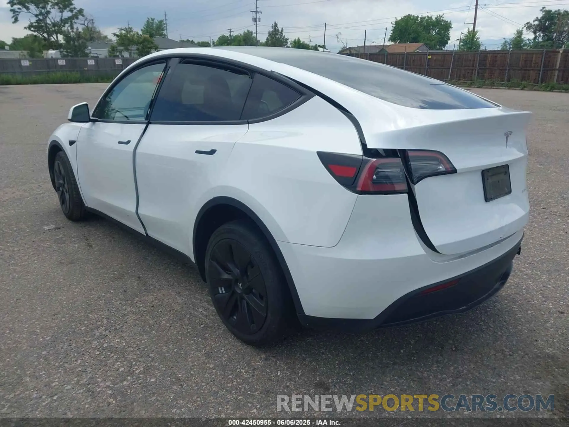 3 Photograph of a damaged car 7SAYGDEE0PA109094 TESLA MODEL Y 2023