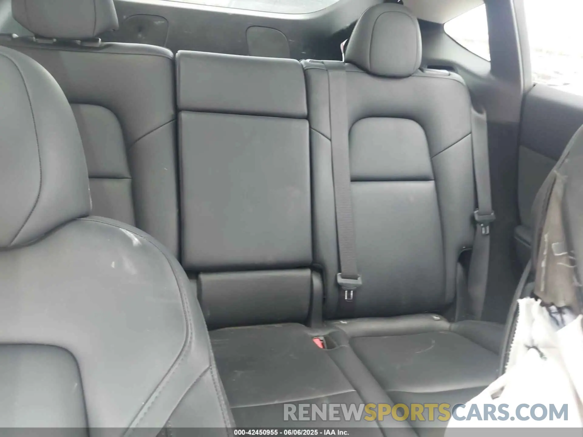 8 Photograph of a damaged car 7SAYGDEE0PA109094 TESLA MODEL Y 2023