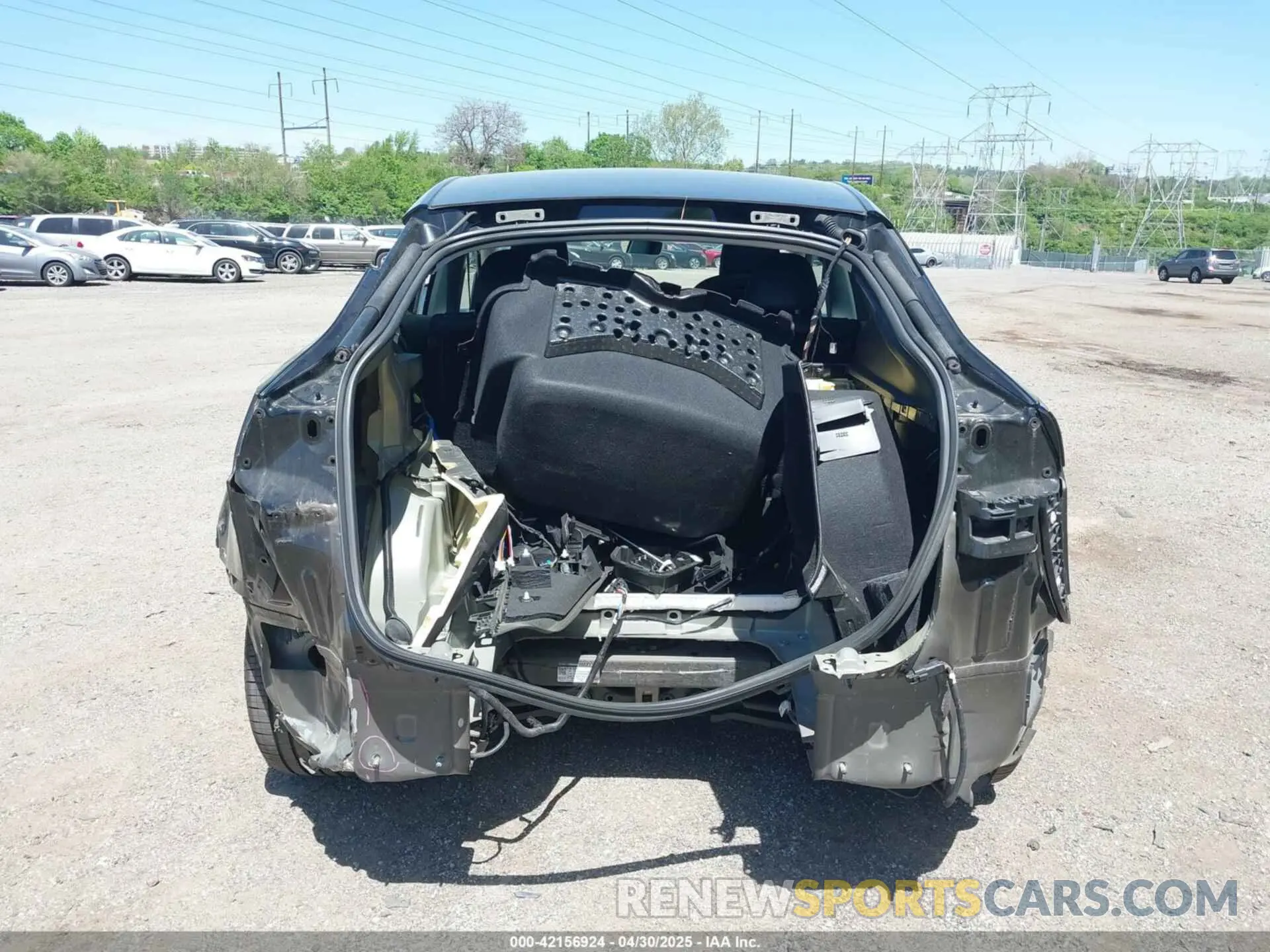 17 Photograph of a damaged car 7SAYGDEE0PA111430 TESLA MODEL Y 2023