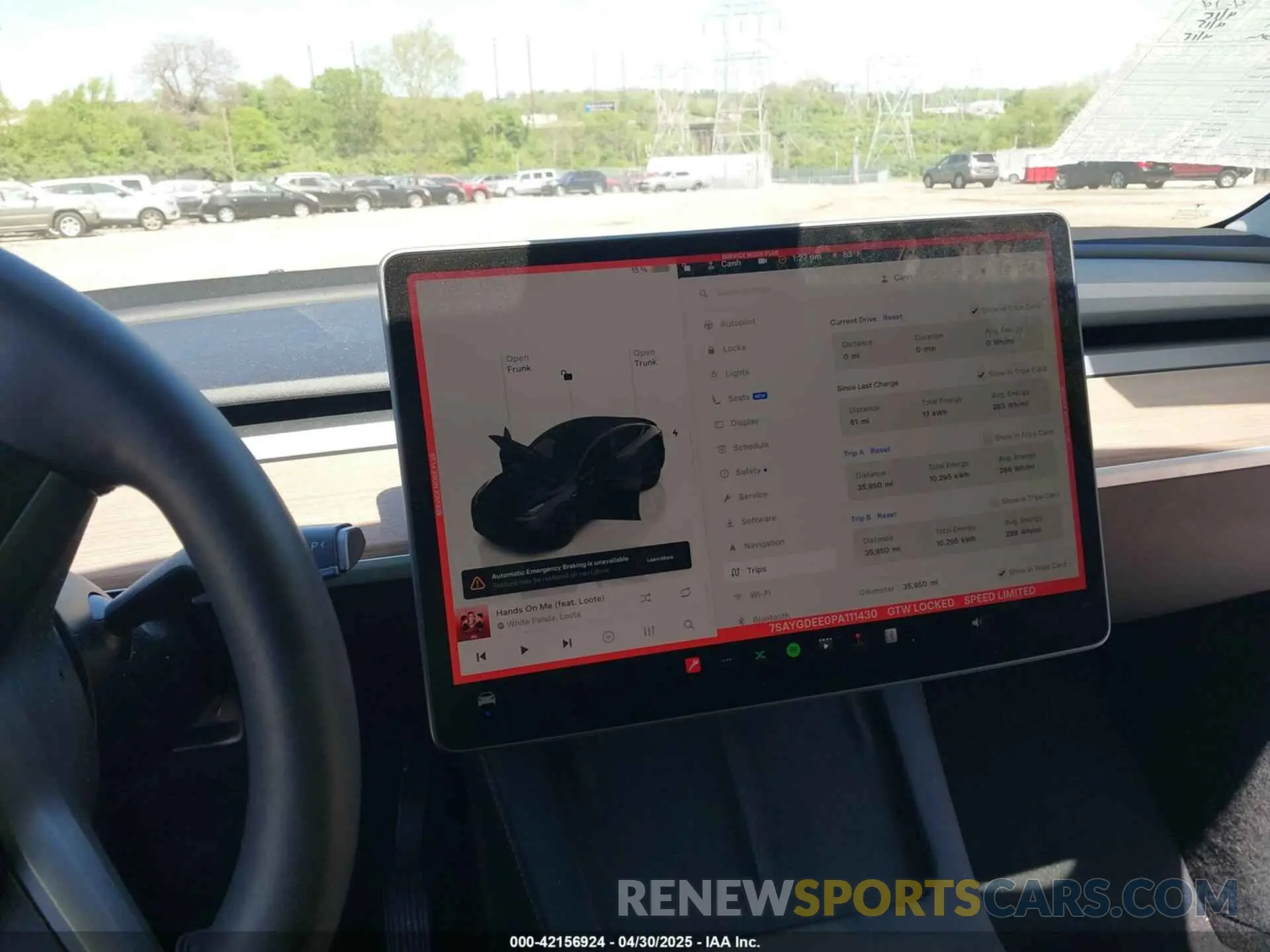 19 Photograph of a damaged car 7SAYGDEE0PA111430 TESLA MODEL Y 2023
