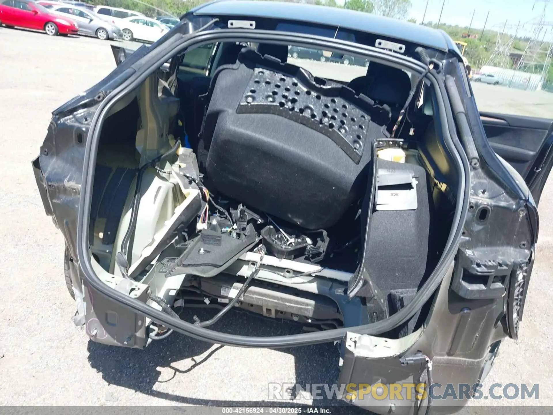 6 Photograph of a damaged car 7SAYGDEE0PA111430 TESLA MODEL Y 2023
