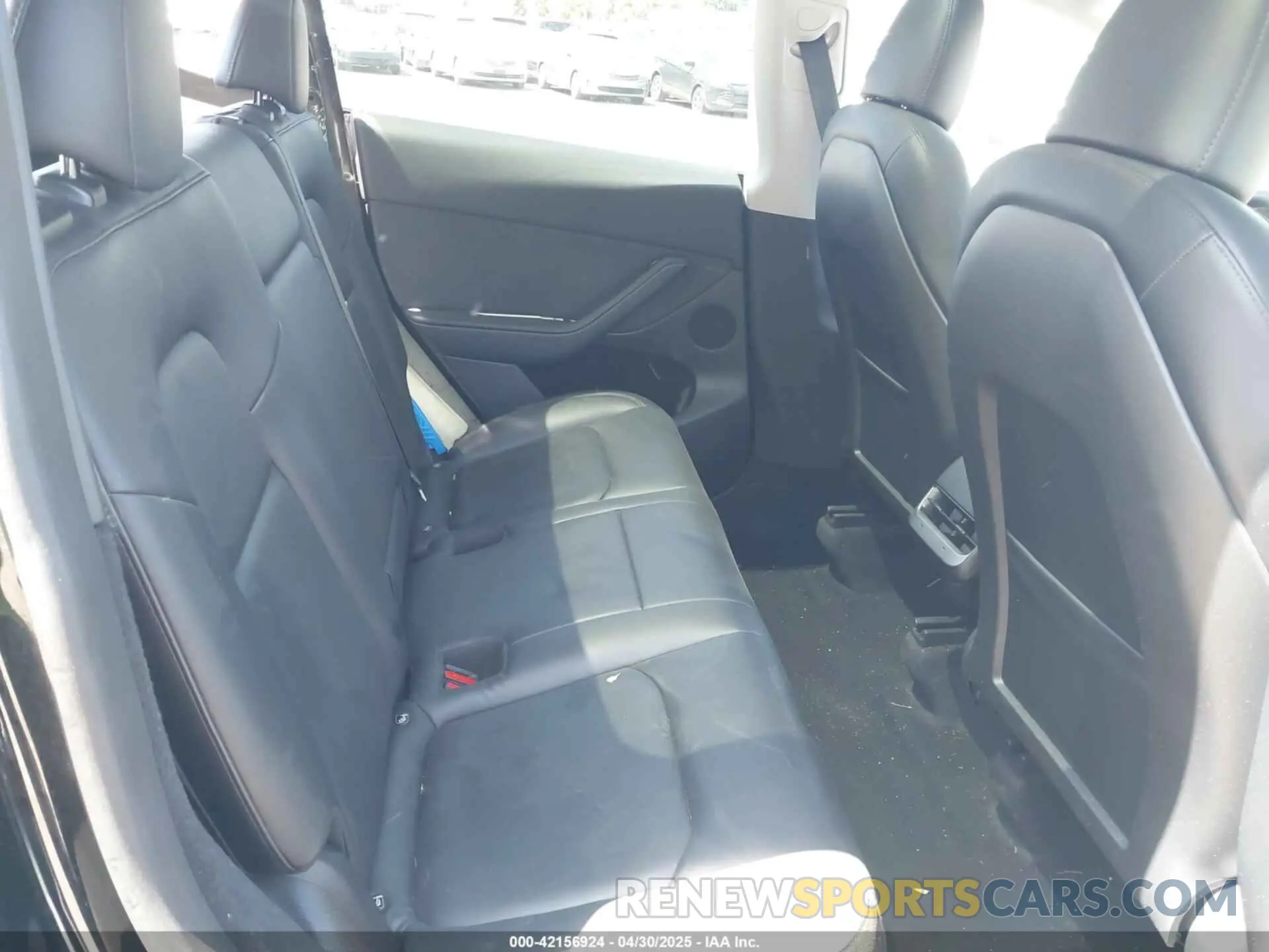 8 Photograph of a damaged car 7SAYGDEE0PA111430 TESLA MODEL Y 2023