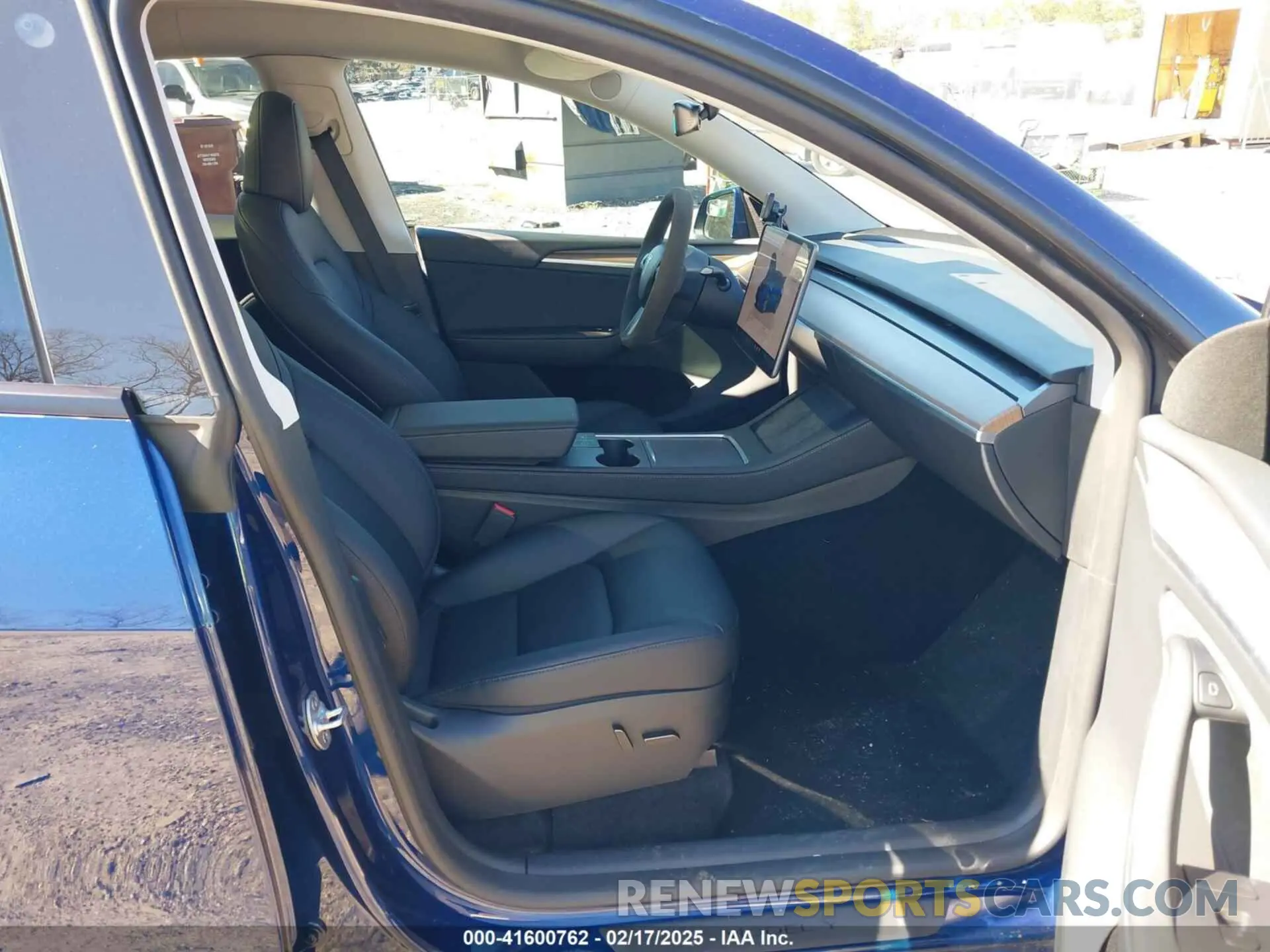 5 Photograph of a damaged car 7SAYGDEE0PA114568 TESLA MODEL Y 2023
