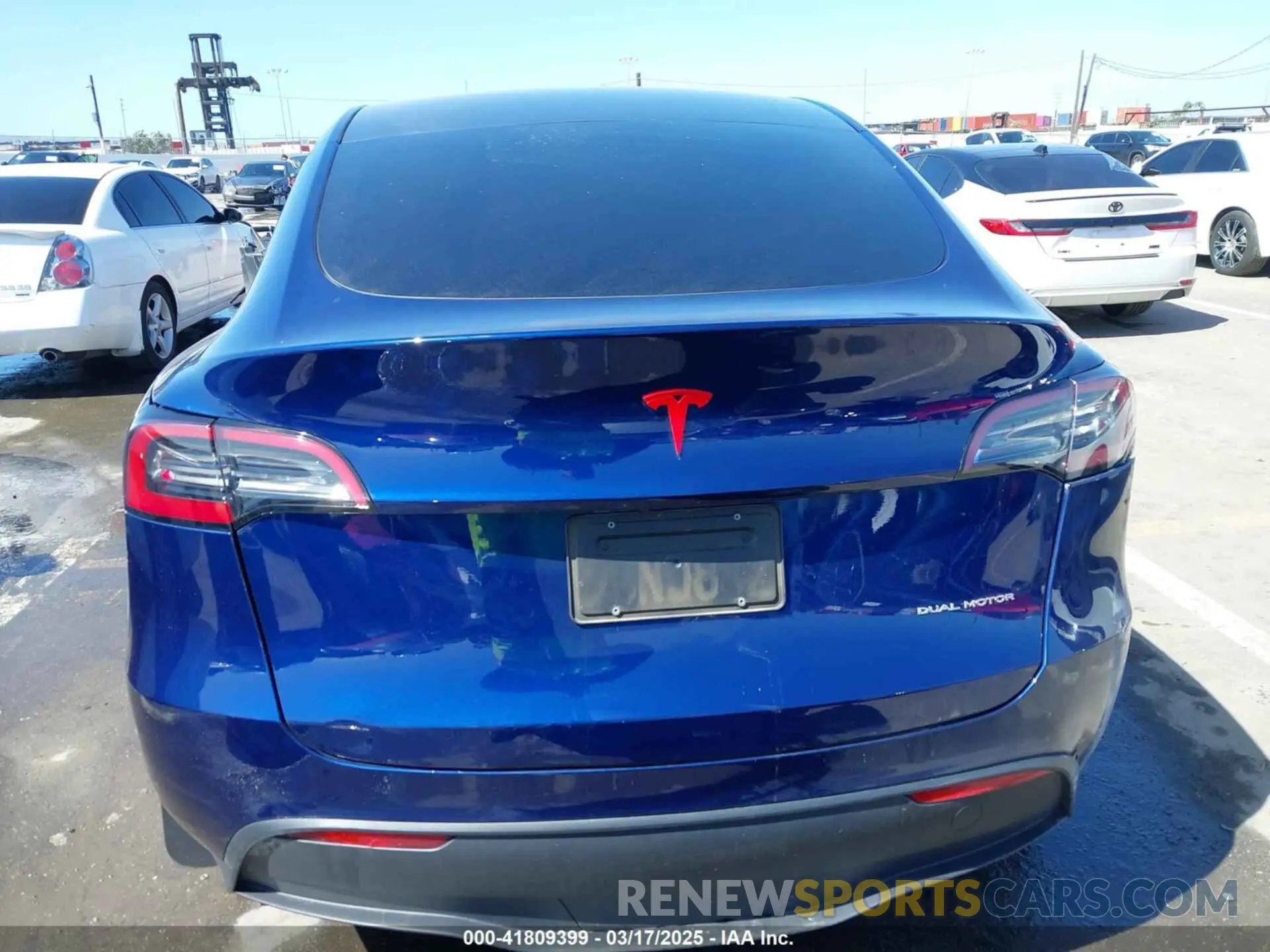 15 Photograph of a damaged car 7SAYGDEE0PA121116 TESLA MODEL Y 2023