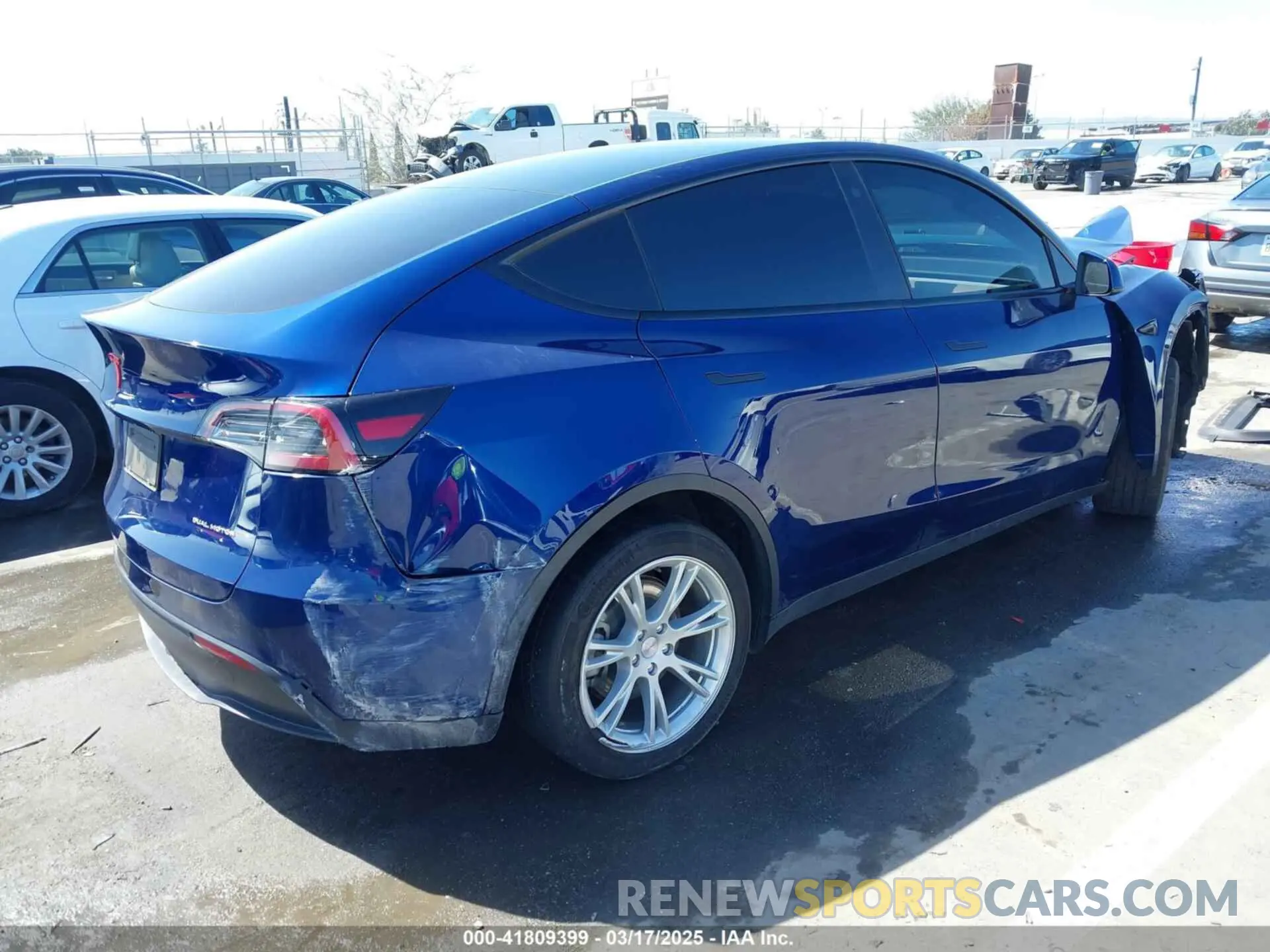 4 Photograph of a damaged car 7SAYGDEE0PA121116 TESLA MODEL Y 2023