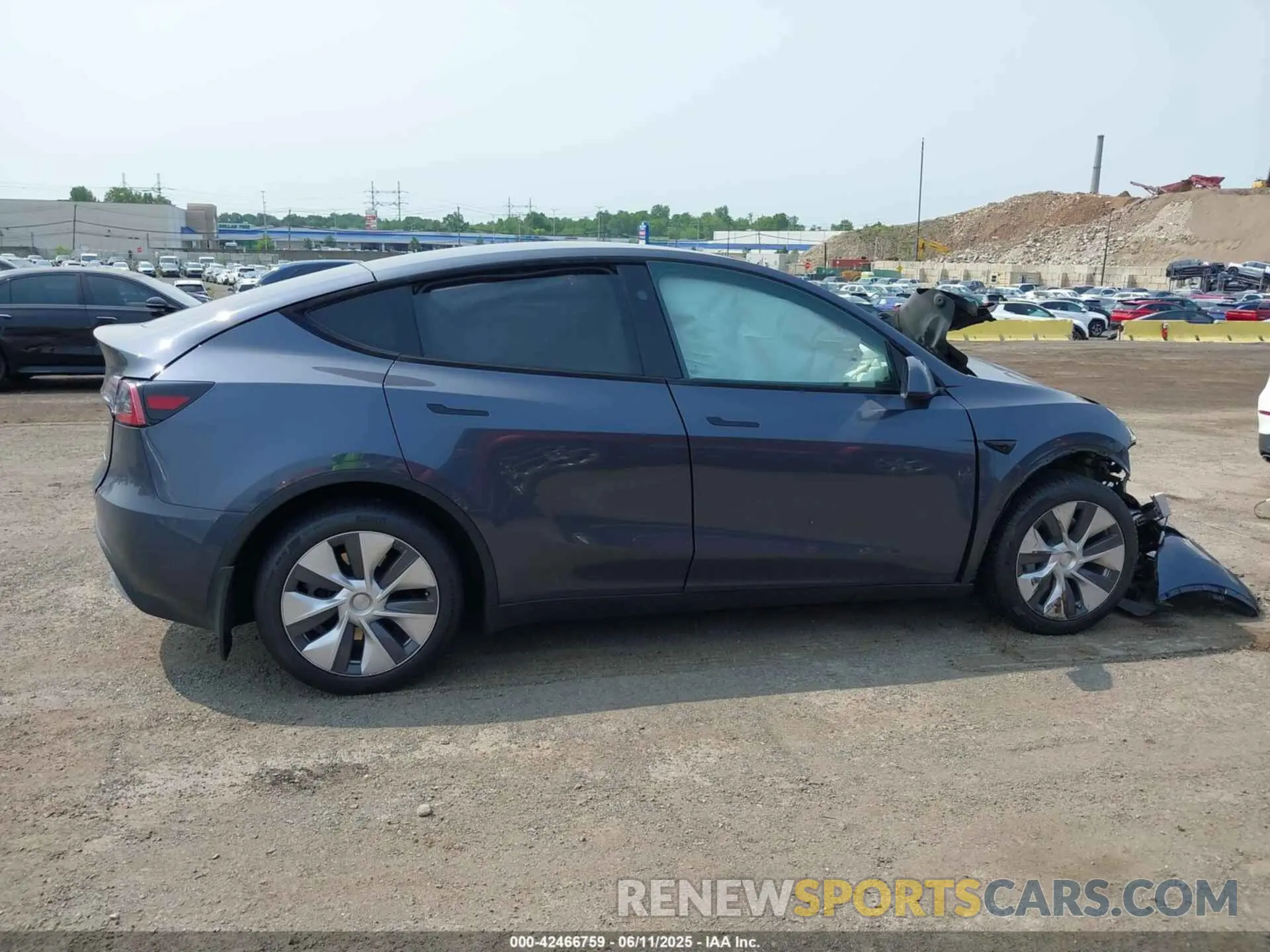 13 Photograph of a damaged car 7SAYGDEE0PA129376 TESLA MODEL Y 2023