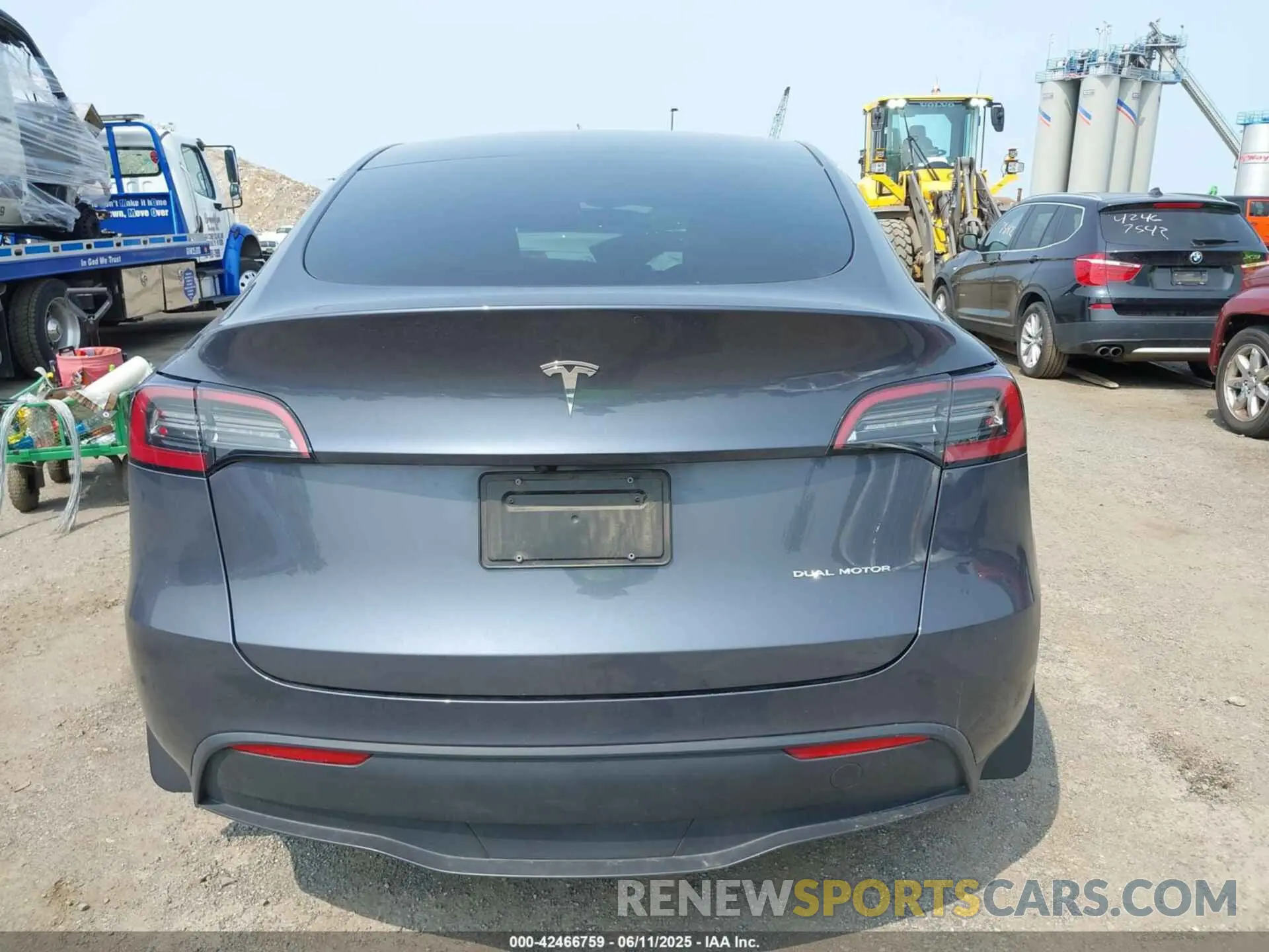 16 Photograph of a damaged car 7SAYGDEE0PA129376 TESLA MODEL Y 2023
