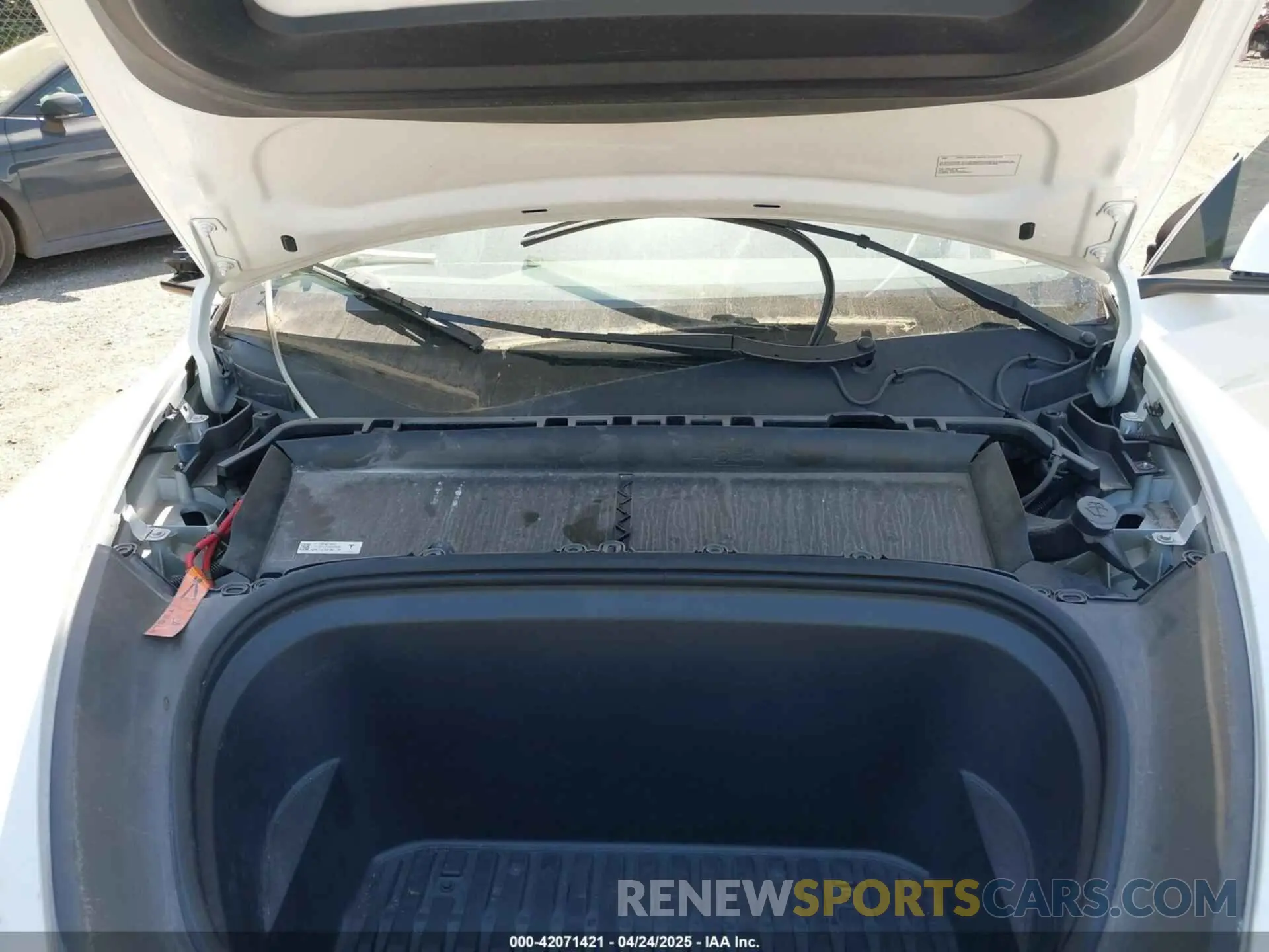 10 Photograph of a damaged car 7SAYGDEE0PA130057 TESLA MODEL Y 2023