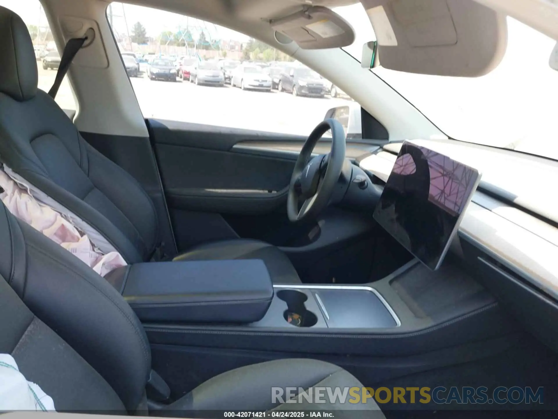 5 Photograph of a damaged car 7SAYGDEE0PA130057 TESLA MODEL Y 2023
