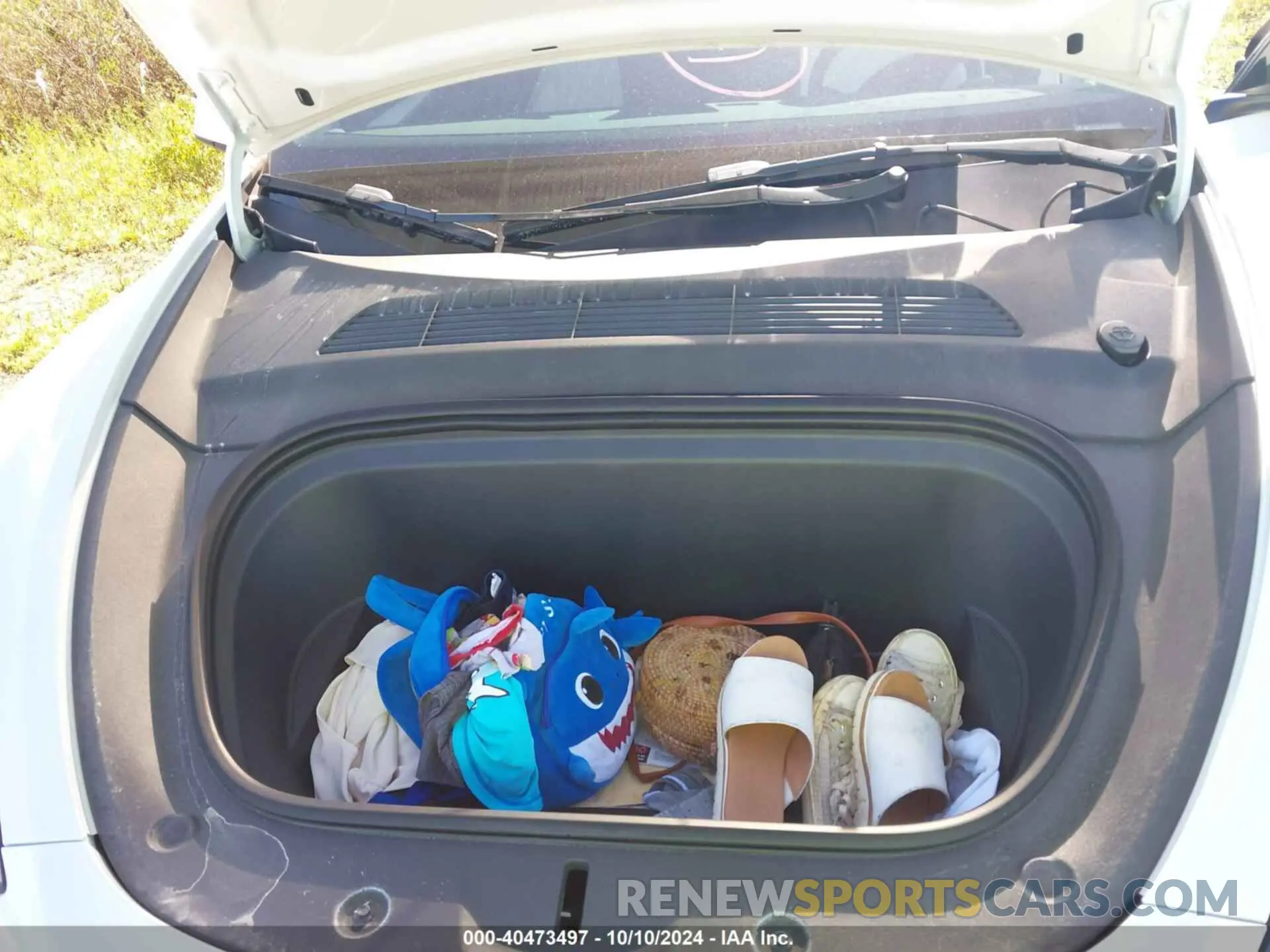 10 Photograph of a damaged car 7SAYGDEE0PA146761 TESLA MODEL Y 2023