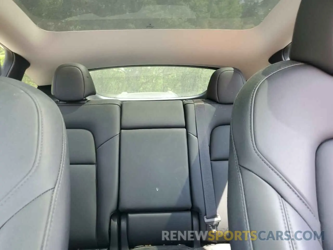 10 Photograph of a damaged car 7SAYGDEE0PA156514 TESLA MODEL Y 2023
