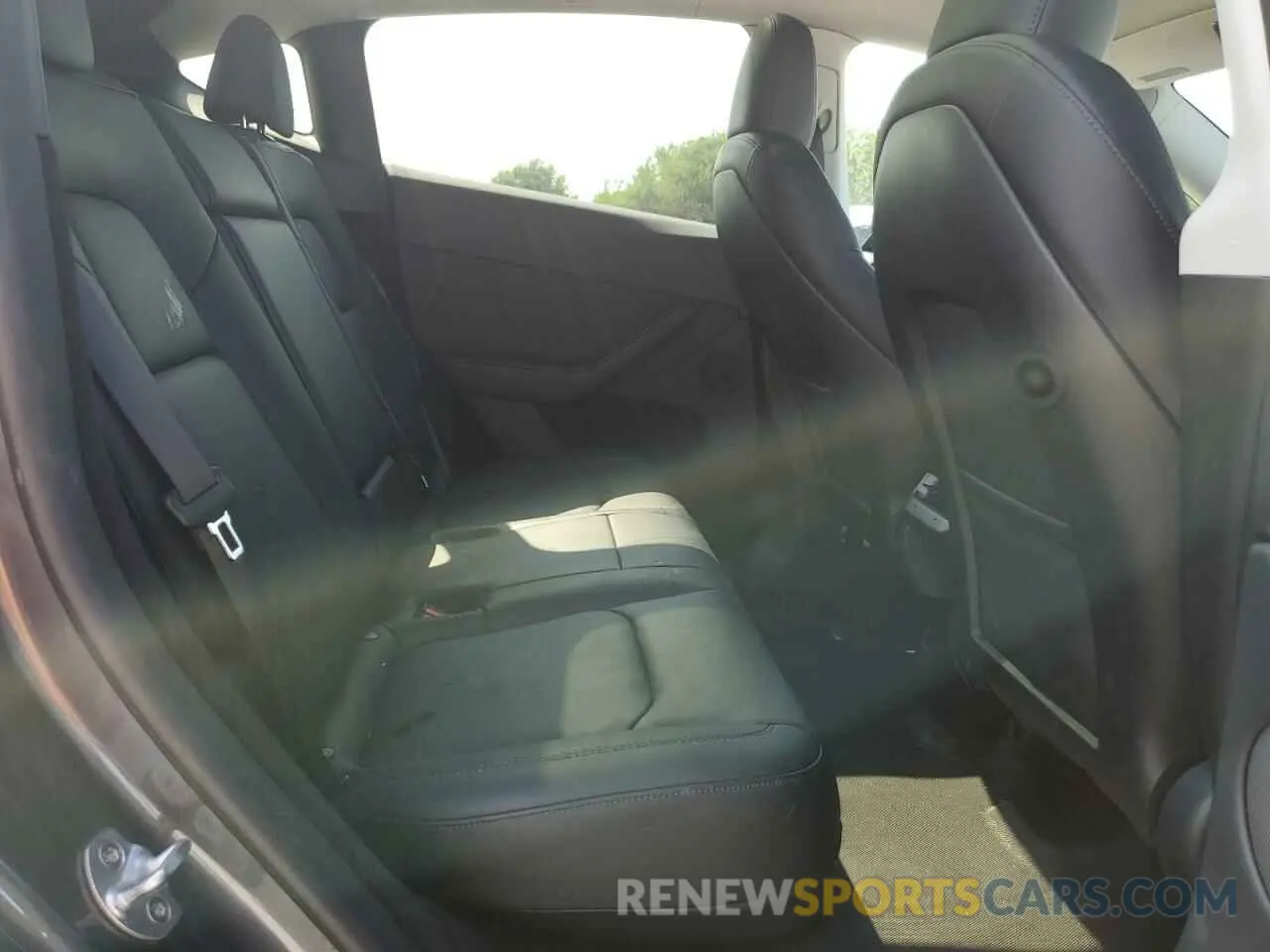 10 Photograph of a damaged car 7SAYGDEE0PA162121 TESLA MODEL Y 2023