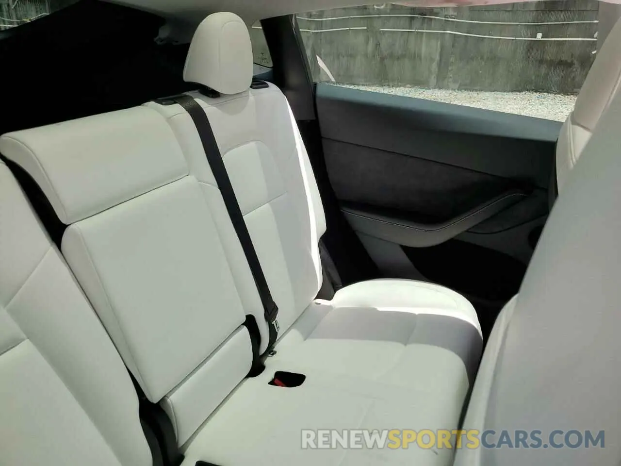 10 Photograph of a damaged car 7SAYGDEE0PA173202 TESLA MODEL Y 2023