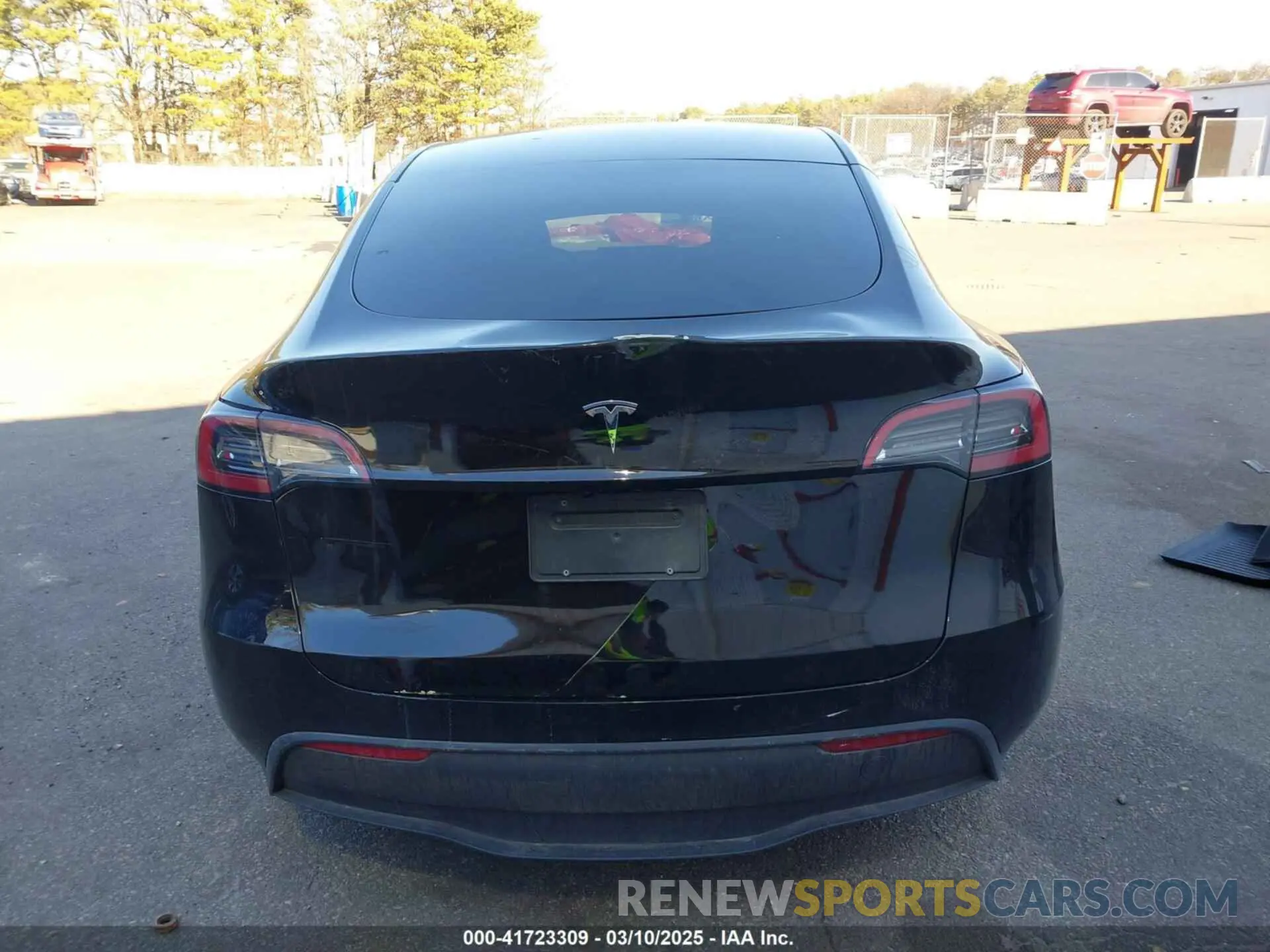 16 Photograph of a damaged car 7SAYGDEE0PA178691 TESLA MODEL Y 2023
