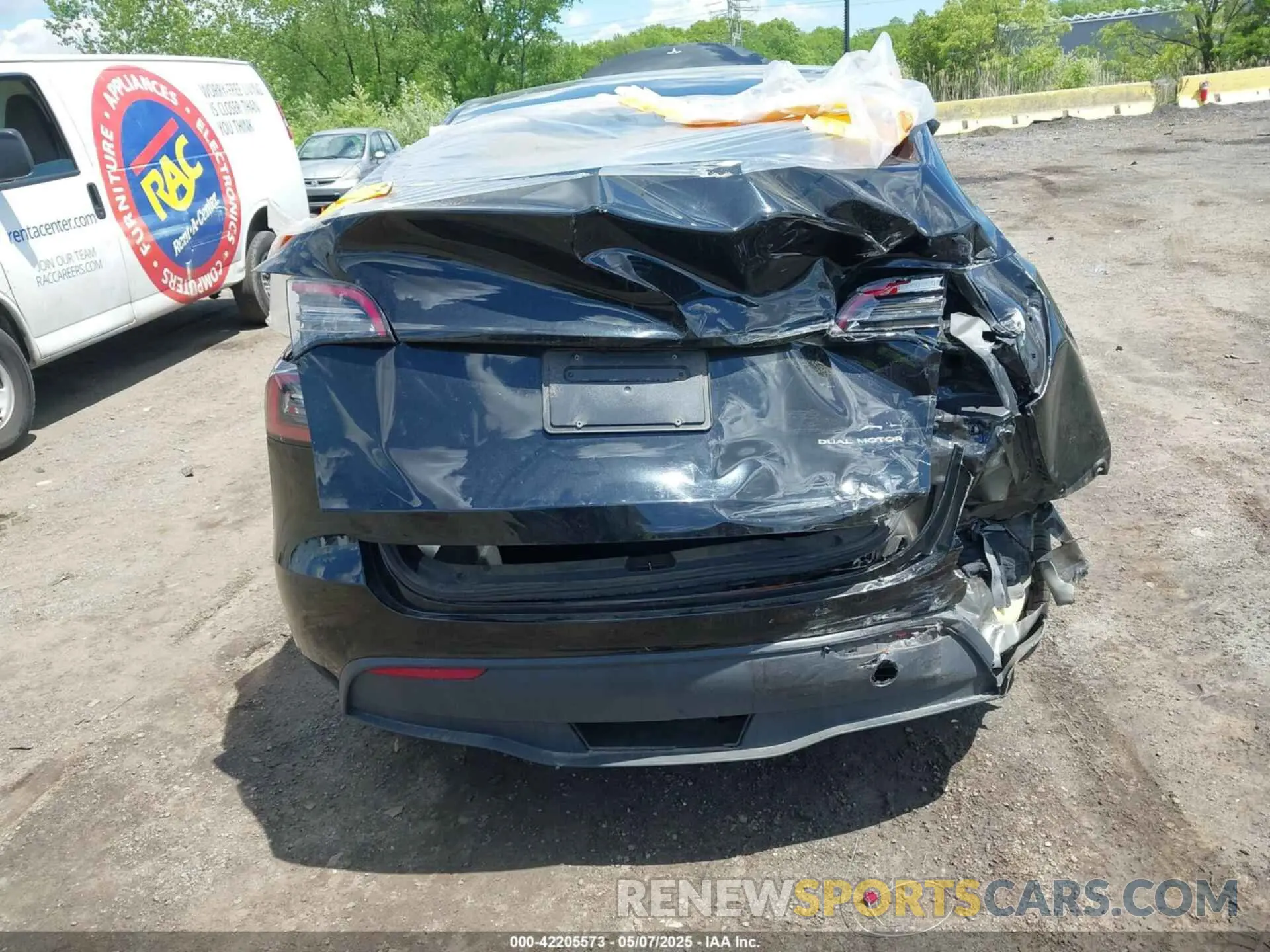 20 Photograph of a damaged car 7SAYGDEE0PA183891 TESLA MODEL Y 2023