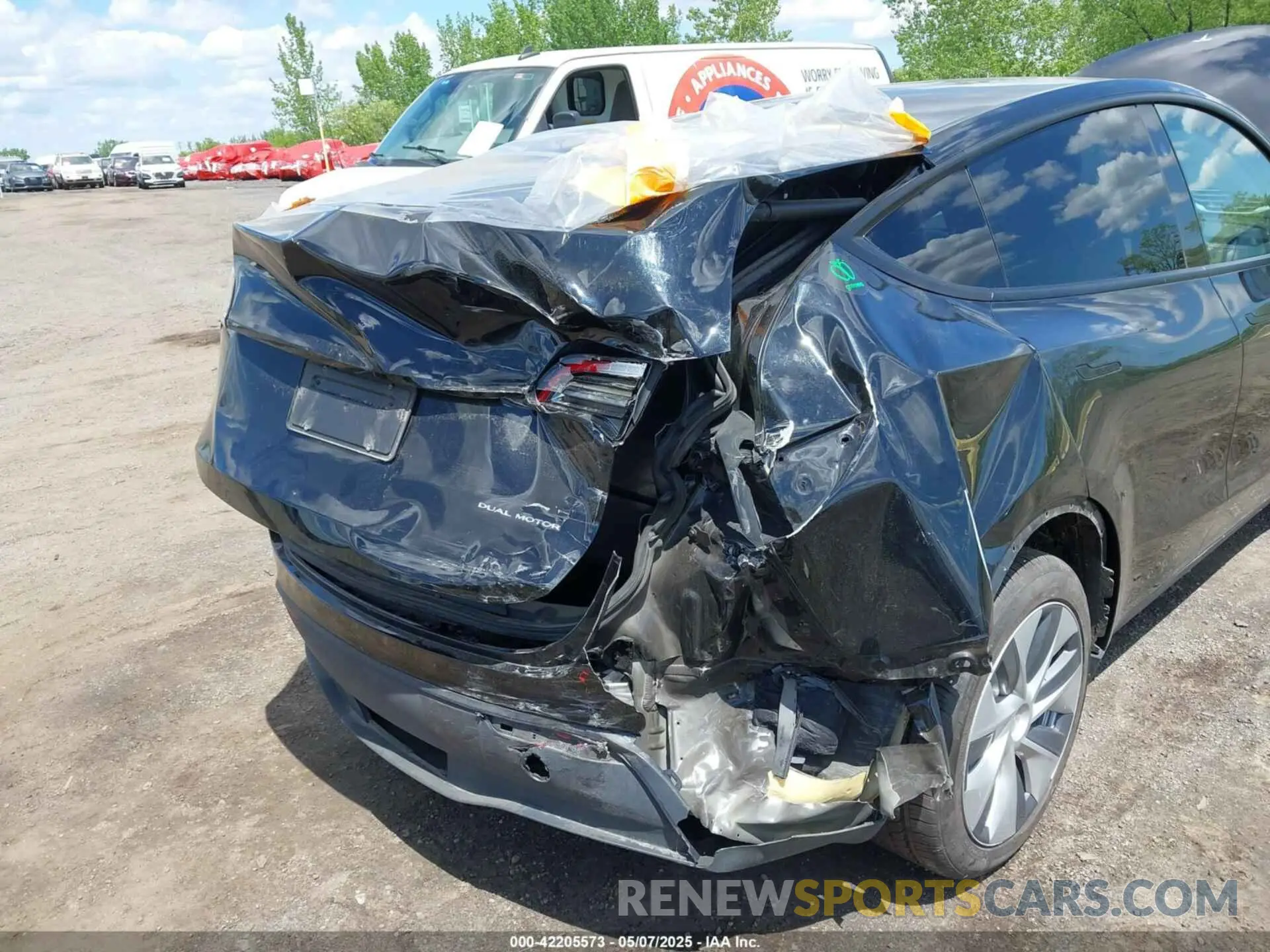 21 Photograph of a damaged car 7SAYGDEE0PA183891 TESLA MODEL Y 2023