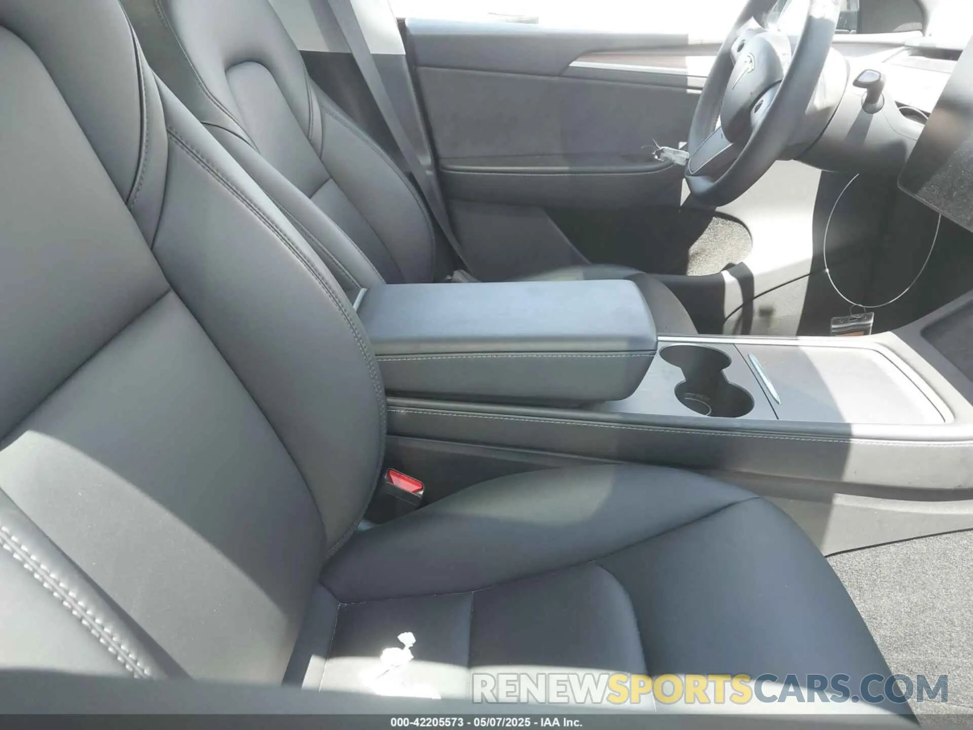 5 Photograph of a damaged car 7SAYGDEE0PA183891 TESLA MODEL Y 2023