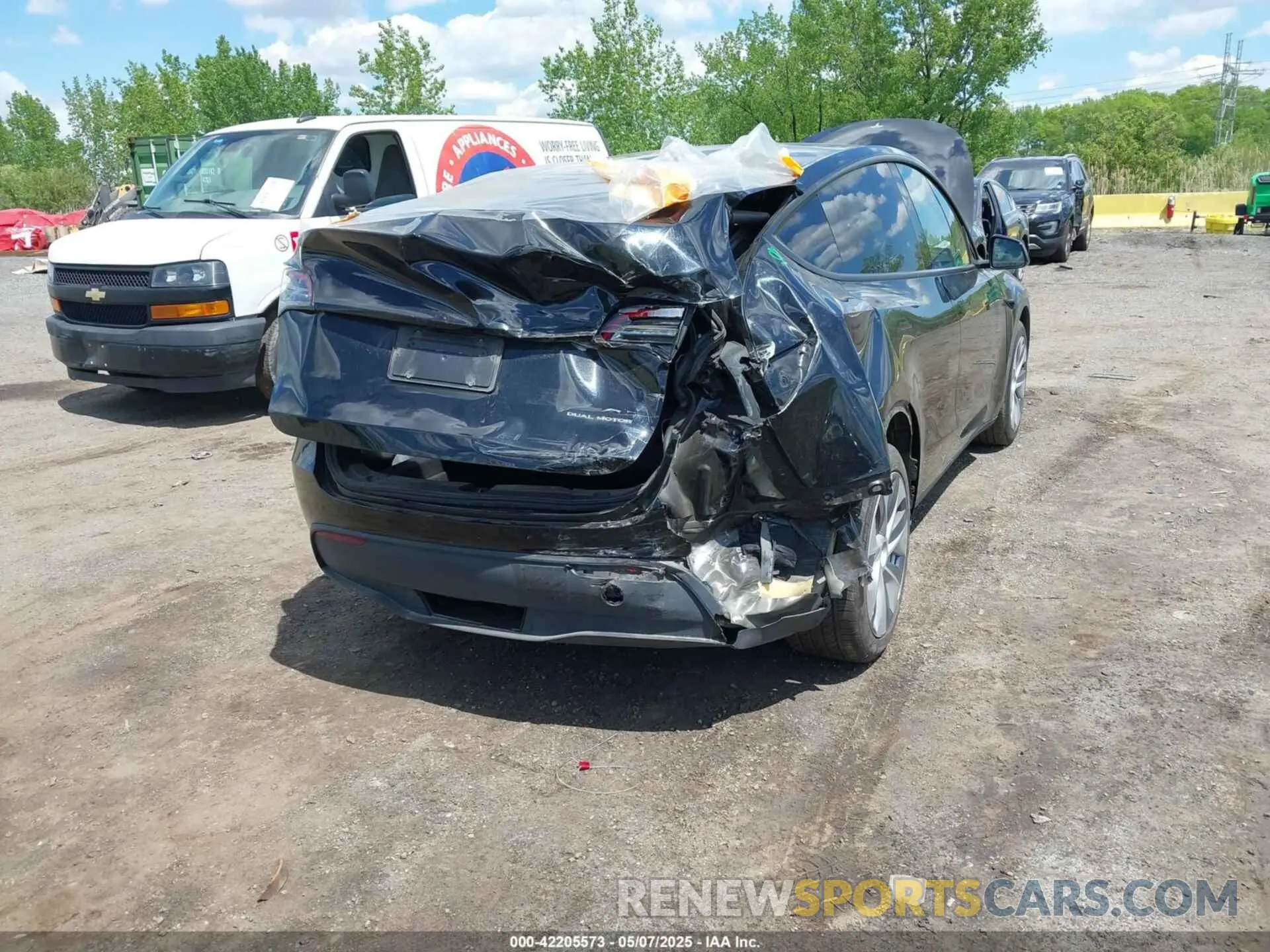 6 Photograph of a damaged car 7SAYGDEE0PA183891 TESLA MODEL Y 2023