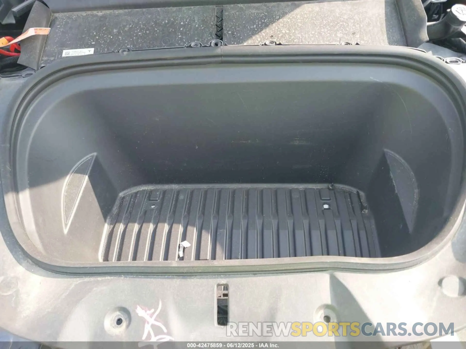 10 Photograph of a damaged car 7SAYGDEE0PA188508 TESLA MODEL Y 2023