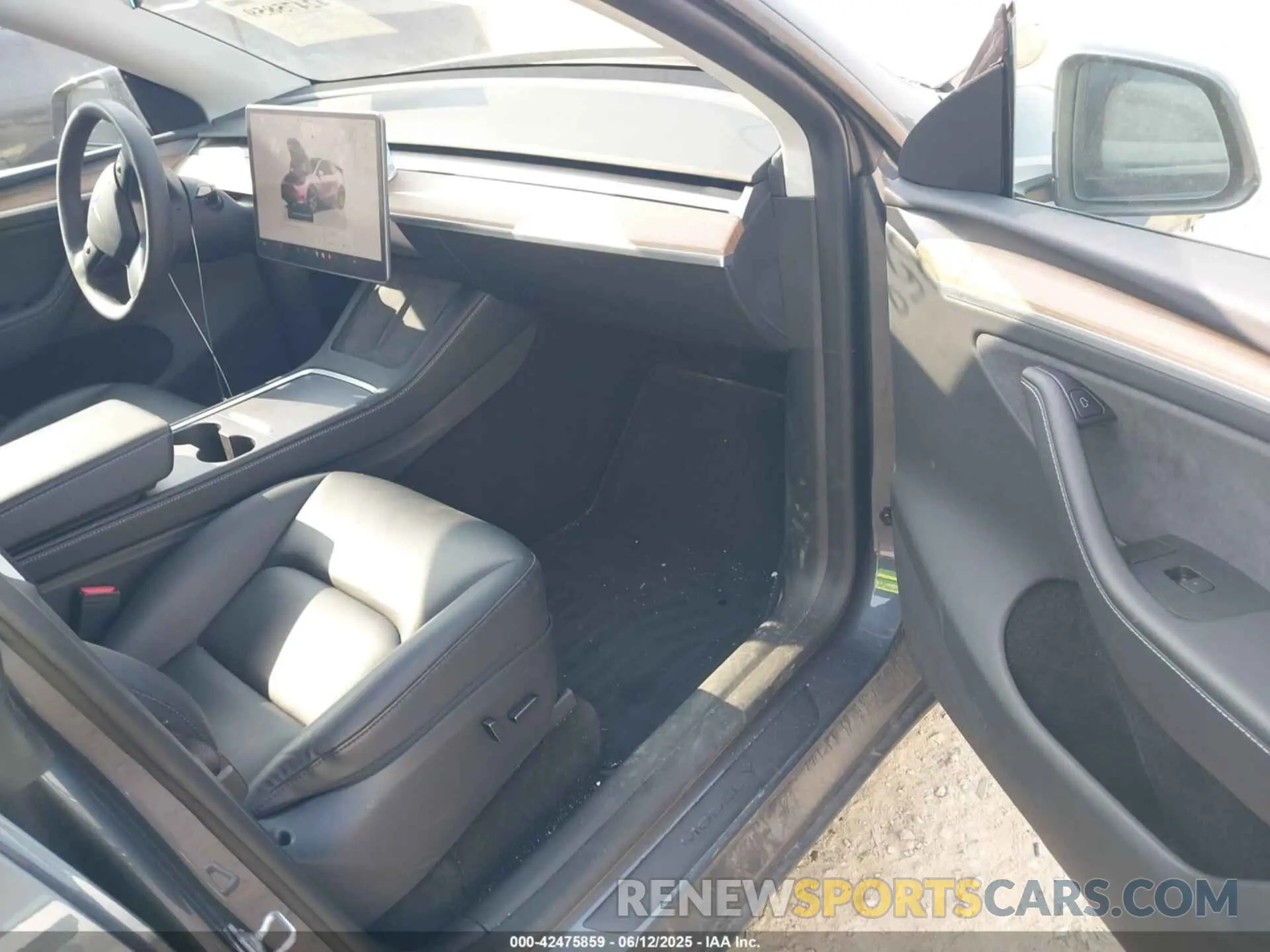 5 Photograph of a damaged car 7SAYGDEE0PA188508 TESLA MODEL Y 2023