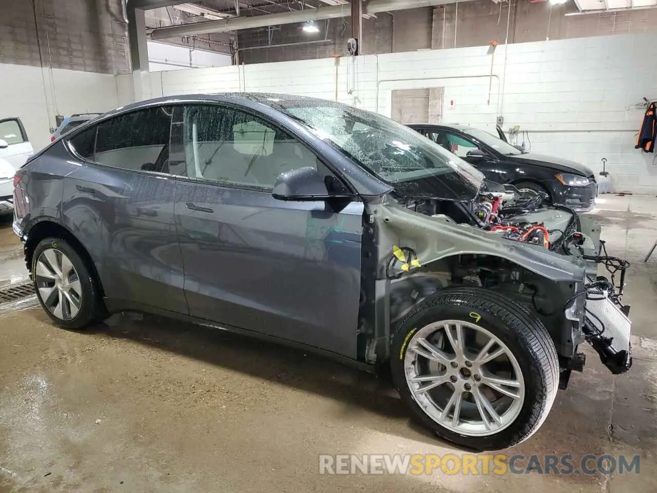 4 Photograph of a damaged car 7SAYGDEE0PA200723 TESLA MODEL Y 2023