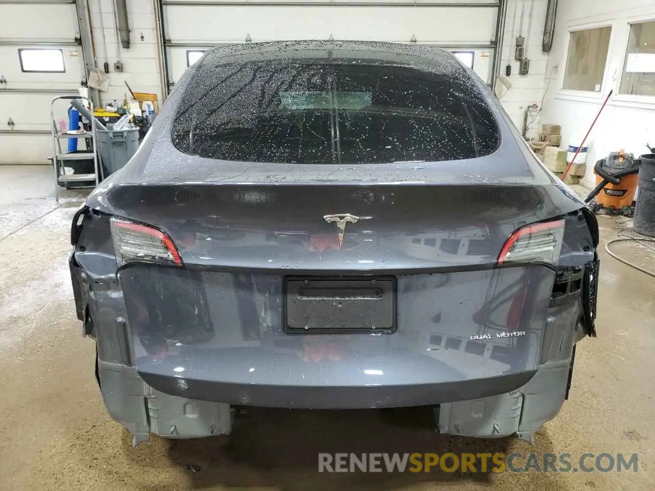 6 Photograph of a damaged car 7SAYGDEE0PA200723 TESLA MODEL Y 2023