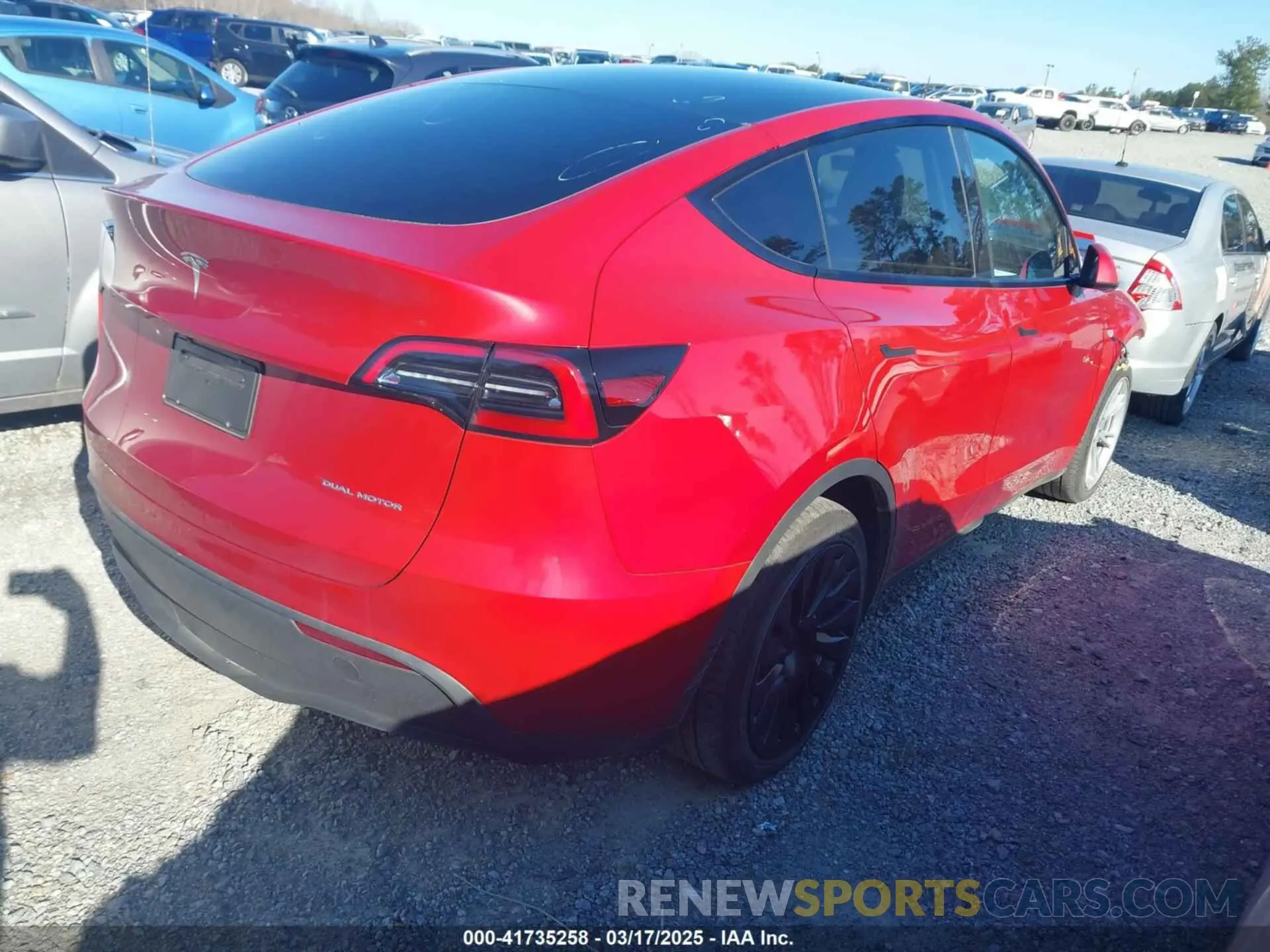 4 Photograph of a damaged car 7SAYGDEE0PA202150 TESLA MODEL Y 2023
