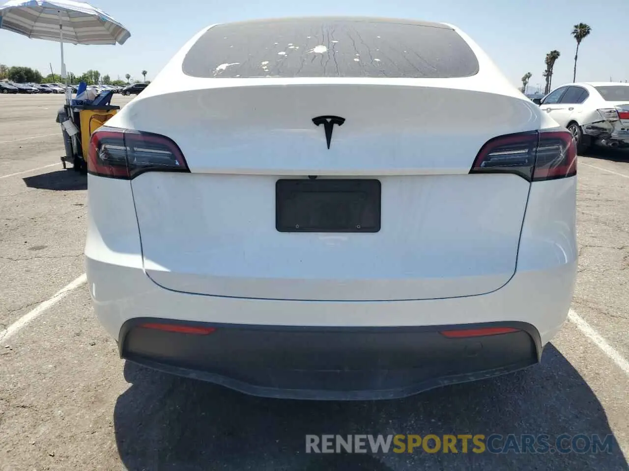6 Photograph of a damaged car 7SAYGDEE0PF634367 TESLA MODEL Y 2023