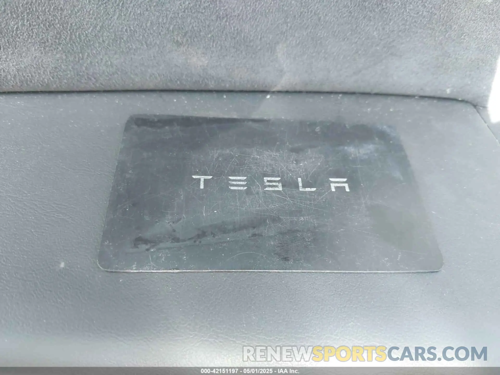 11 Photograph of a damaged car 7SAYGDEE0PF638869 TESLA MODEL Y 2023