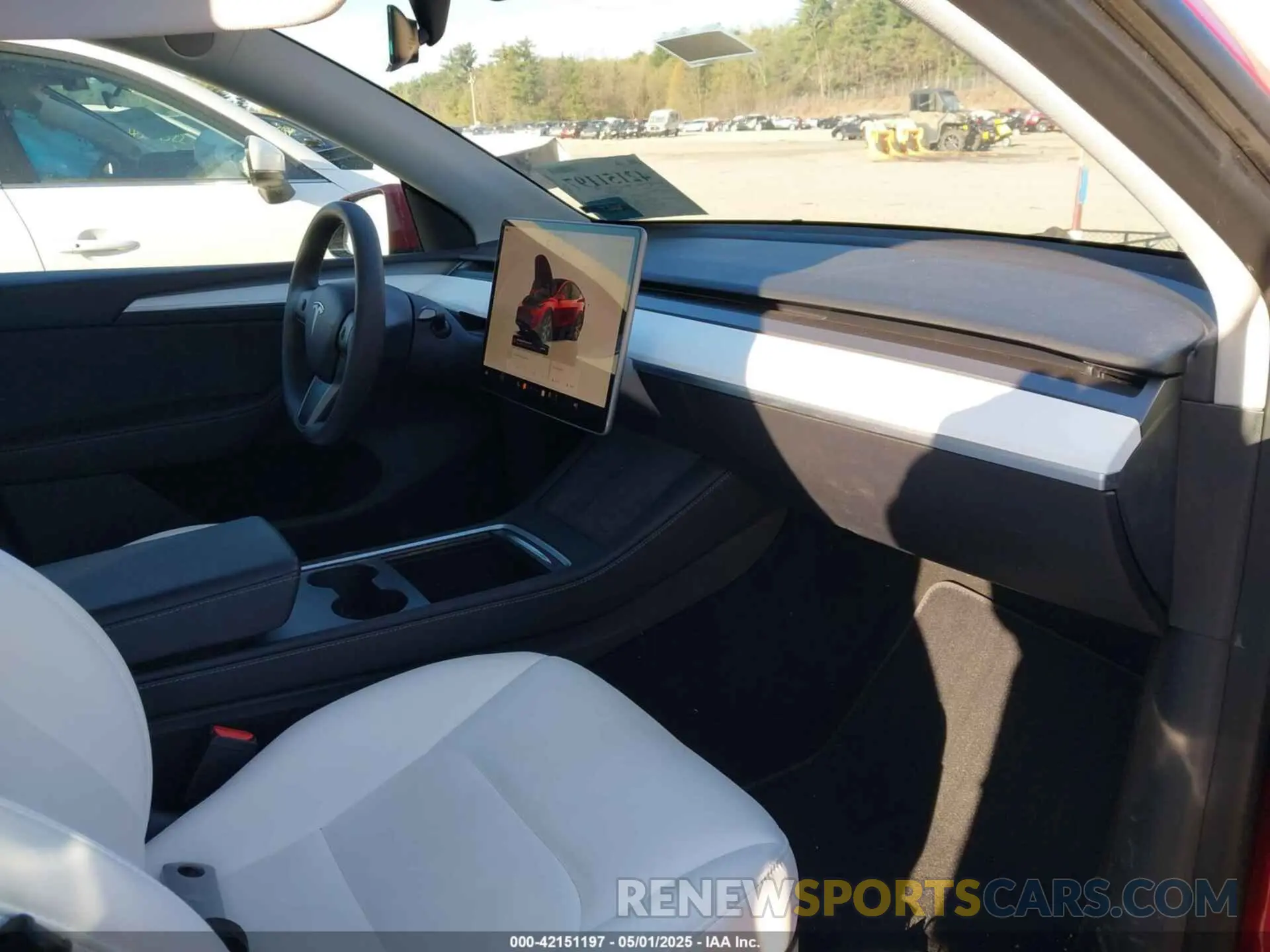 5 Photograph of a damaged car 7SAYGDEE0PF638869 TESLA MODEL Y 2023