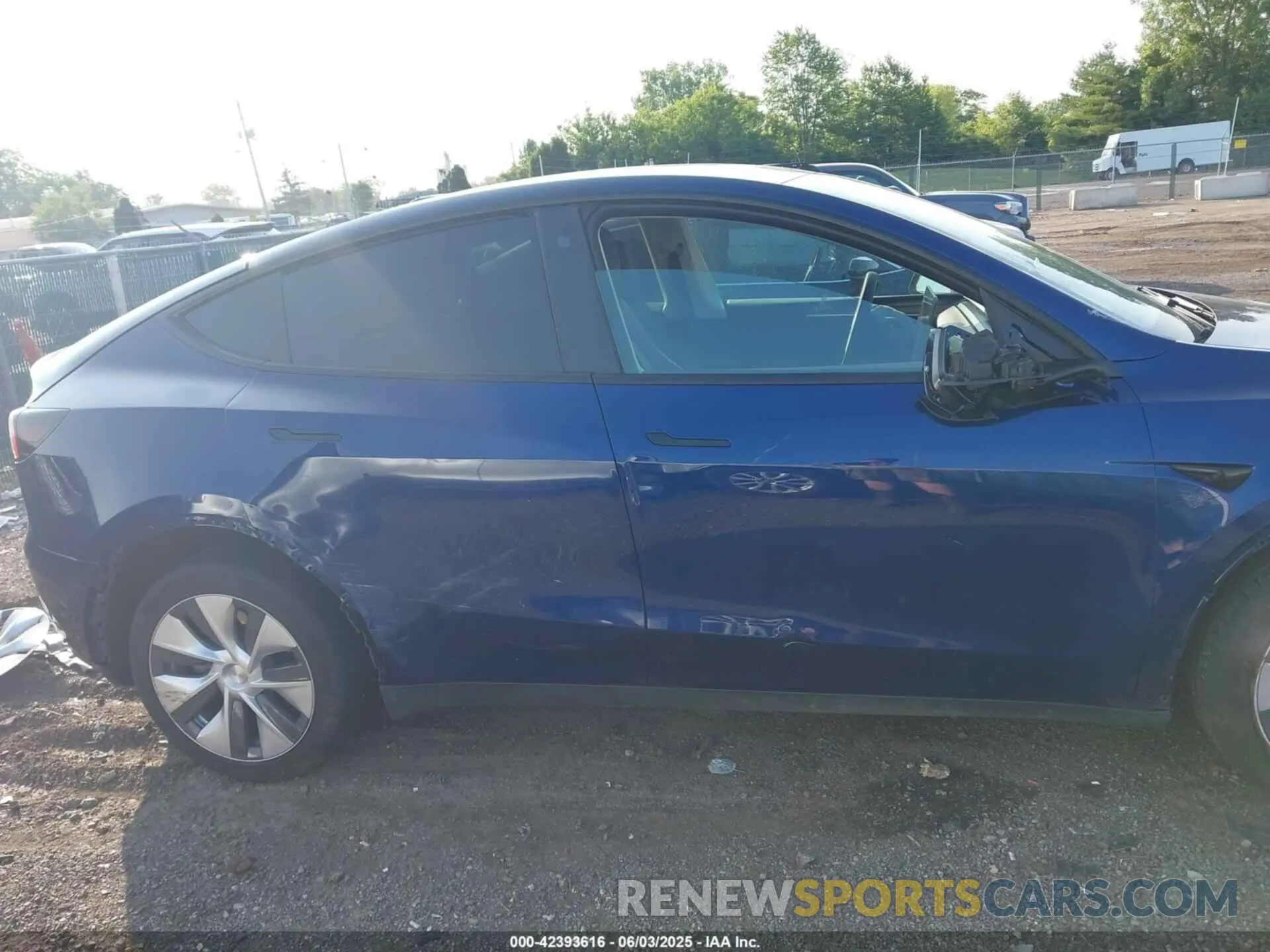 14 Photograph of a damaged car 7SAYGDEE0PF671726 TESLA MODEL Y 2023