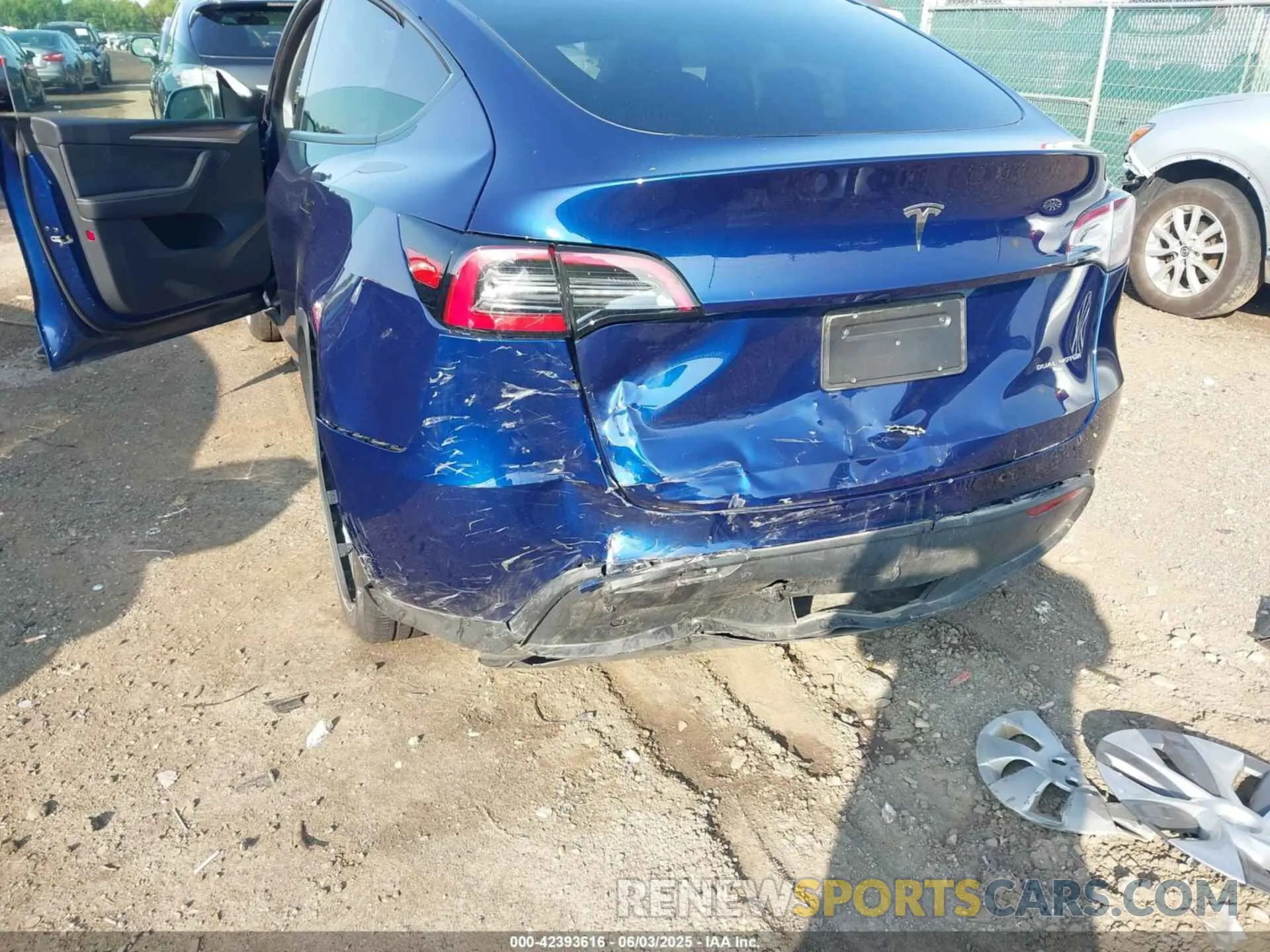 20 Photograph of a damaged car 7SAYGDEE0PF671726 TESLA MODEL Y 2023