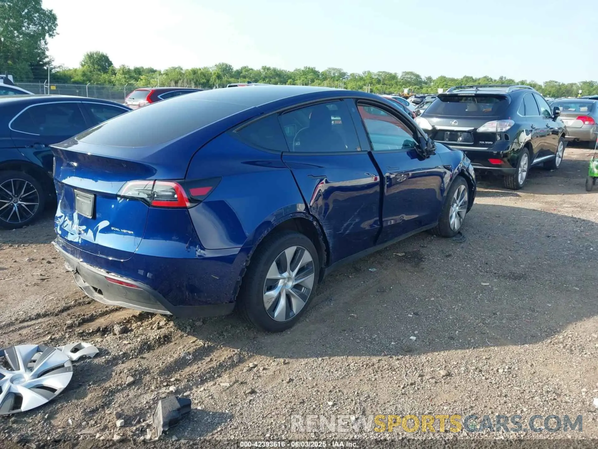 4 Photograph of a damaged car 7SAYGDEE0PF671726 TESLA MODEL Y 2023