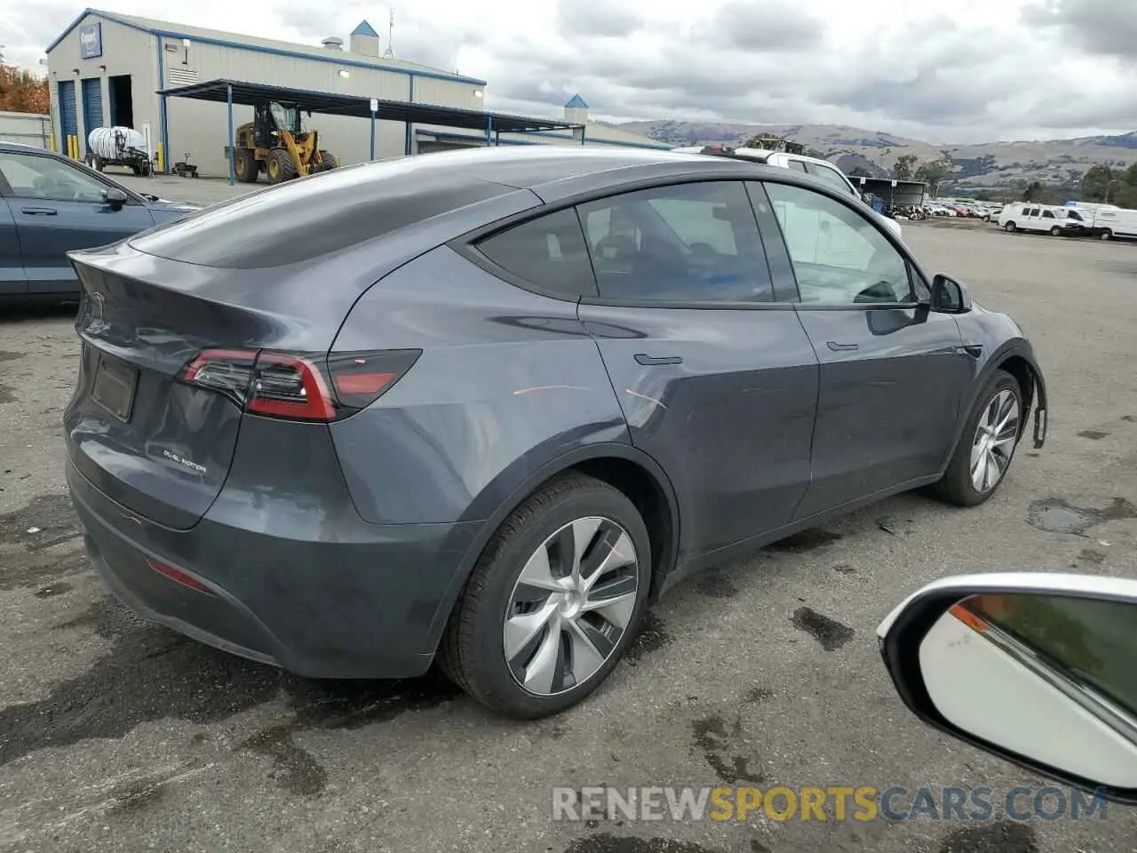3 Photograph of a damaged car 7SAYGDEE0PF695329 TESLA MODEL Y 2023