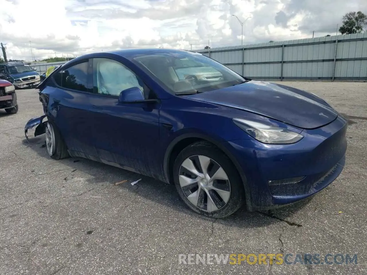 4 Photograph of a damaged car 7SAYGDEE0PF704417 TESLA MODEL Y 2023