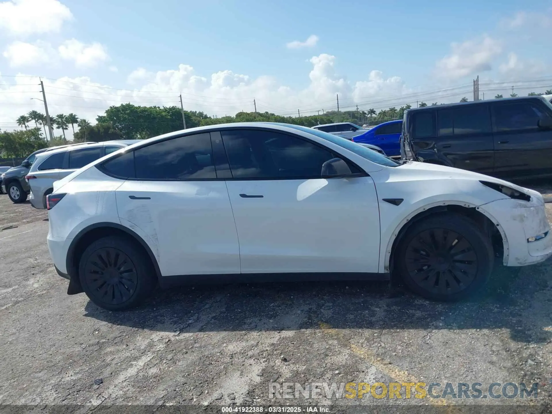 13 Photograph of a damaged car 7SAYGDEE0PF704577 TESLA MODEL Y 2023