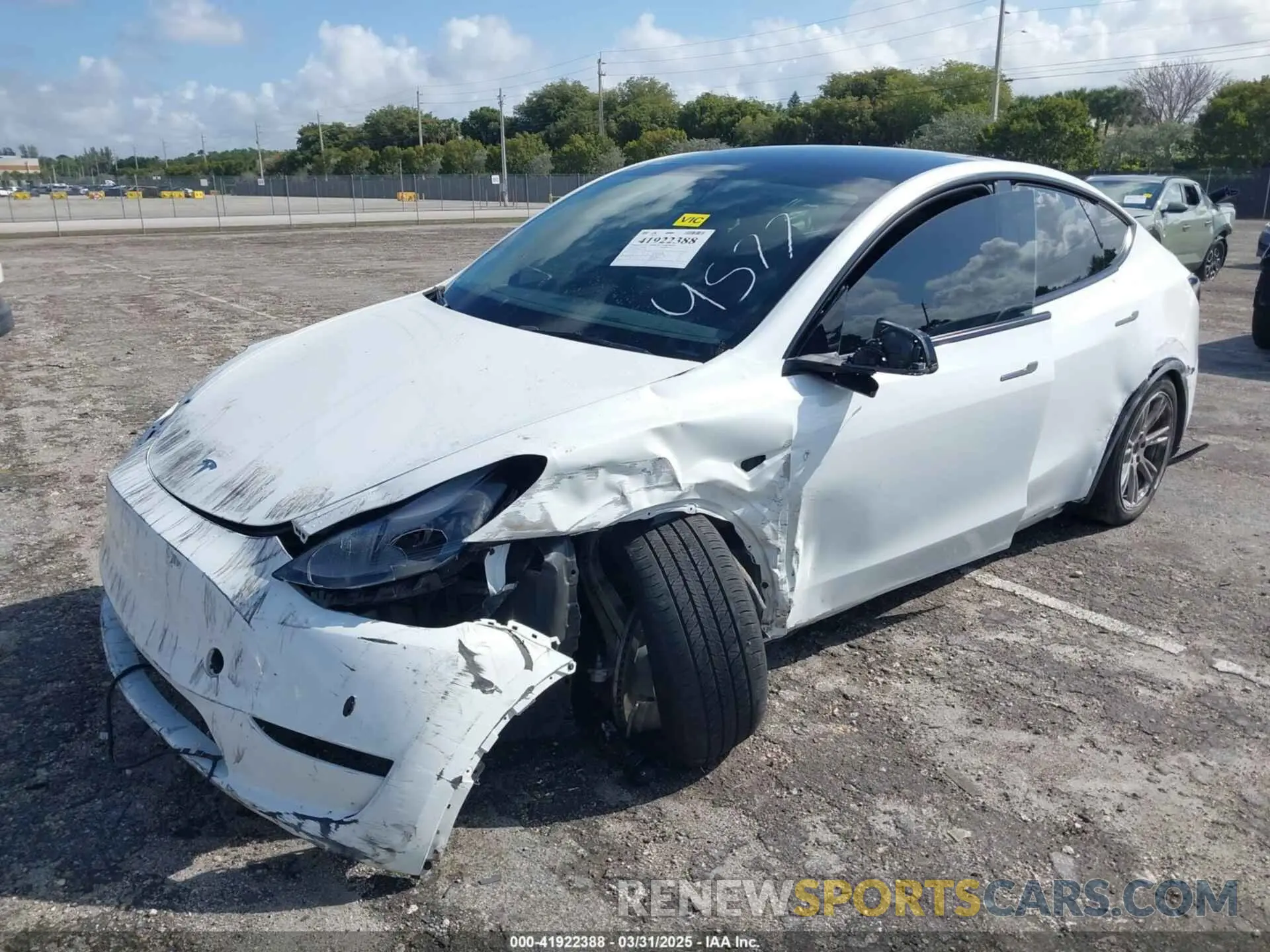 2 Photograph of a damaged car 7SAYGDEE0PF704577 TESLA MODEL Y 2023