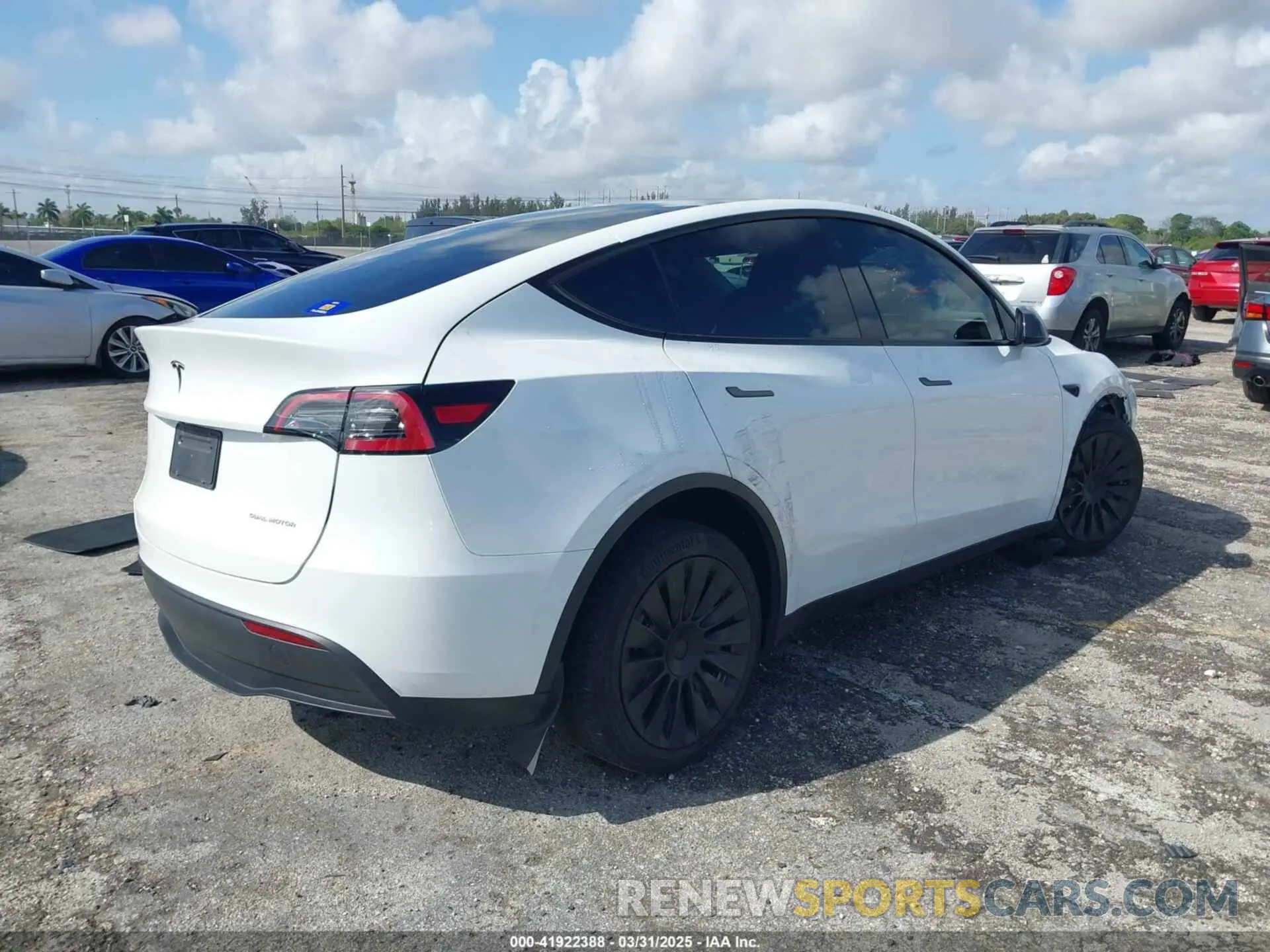 4 Photograph of a damaged car 7SAYGDEE0PF704577 TESLA MODEL Y 2023