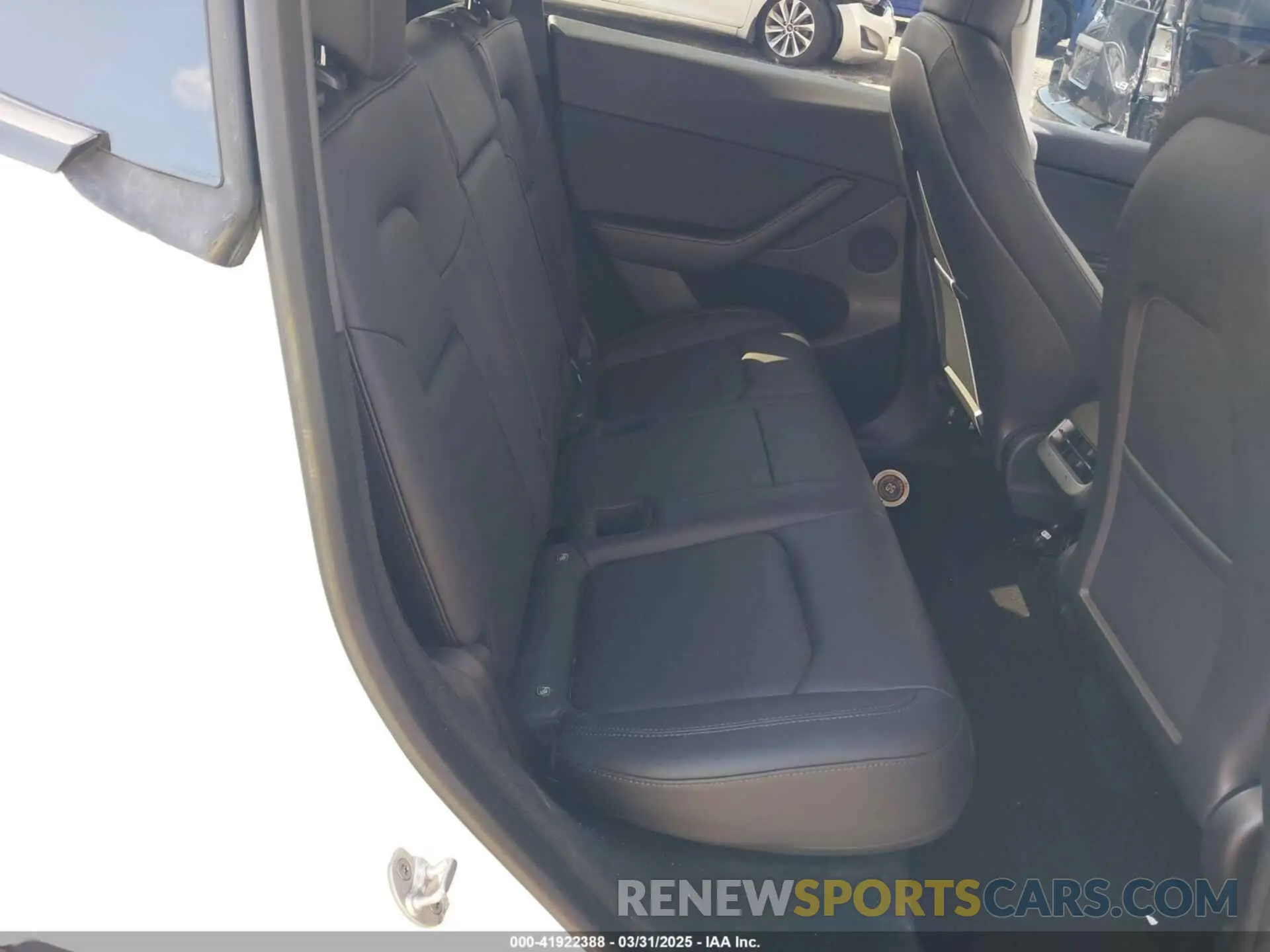 8 Photograph of a damaged car 7SAYGDEE0PF704577 TESLA MODEL Y 2023